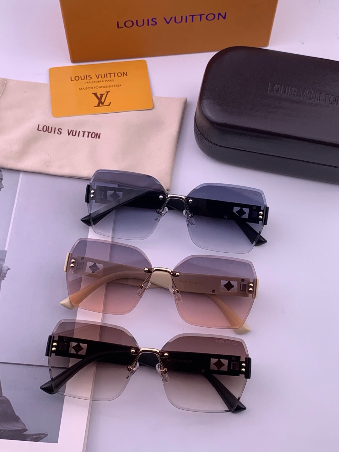 Louis Vuitton L9261 Square Gold Lens Sunglasses for Men & Women - 464705 - detail image 7