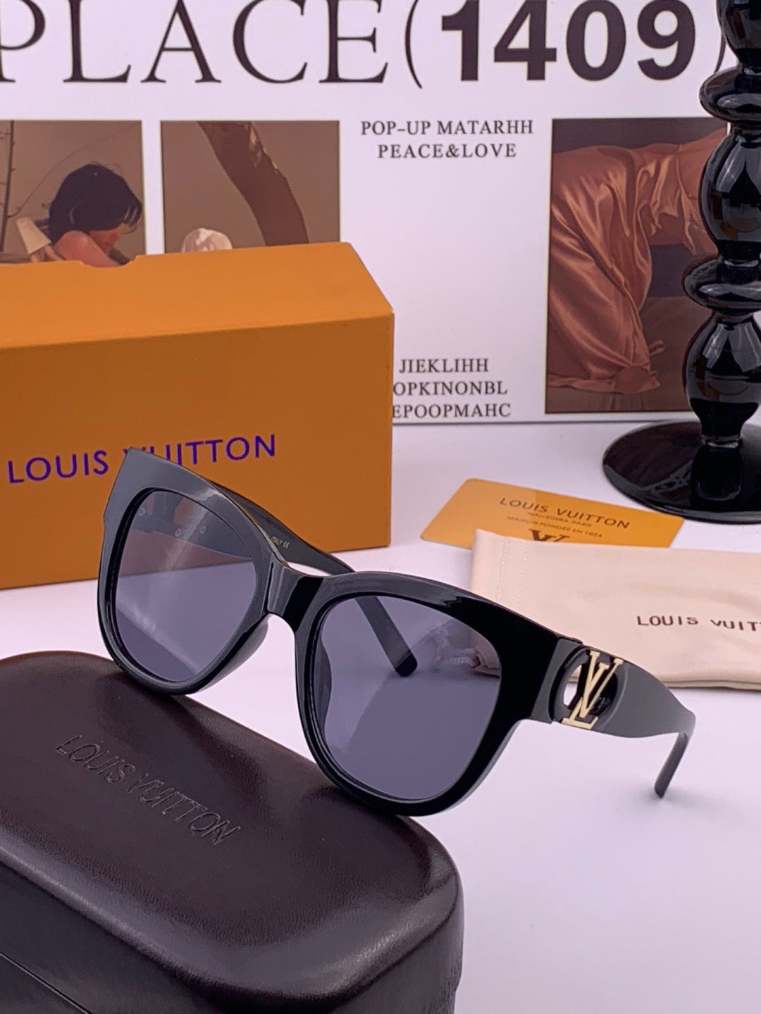 Louis Vuitton L07002 Square Black Lens Sunglasses for Women - 464709 - detail image 2