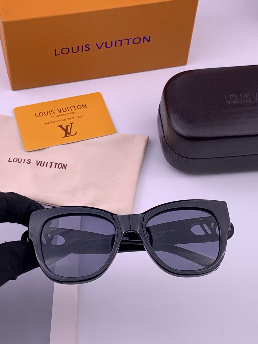 Louis Vuitton L07002 Square Black Lens Sunglasses for Women - 464709