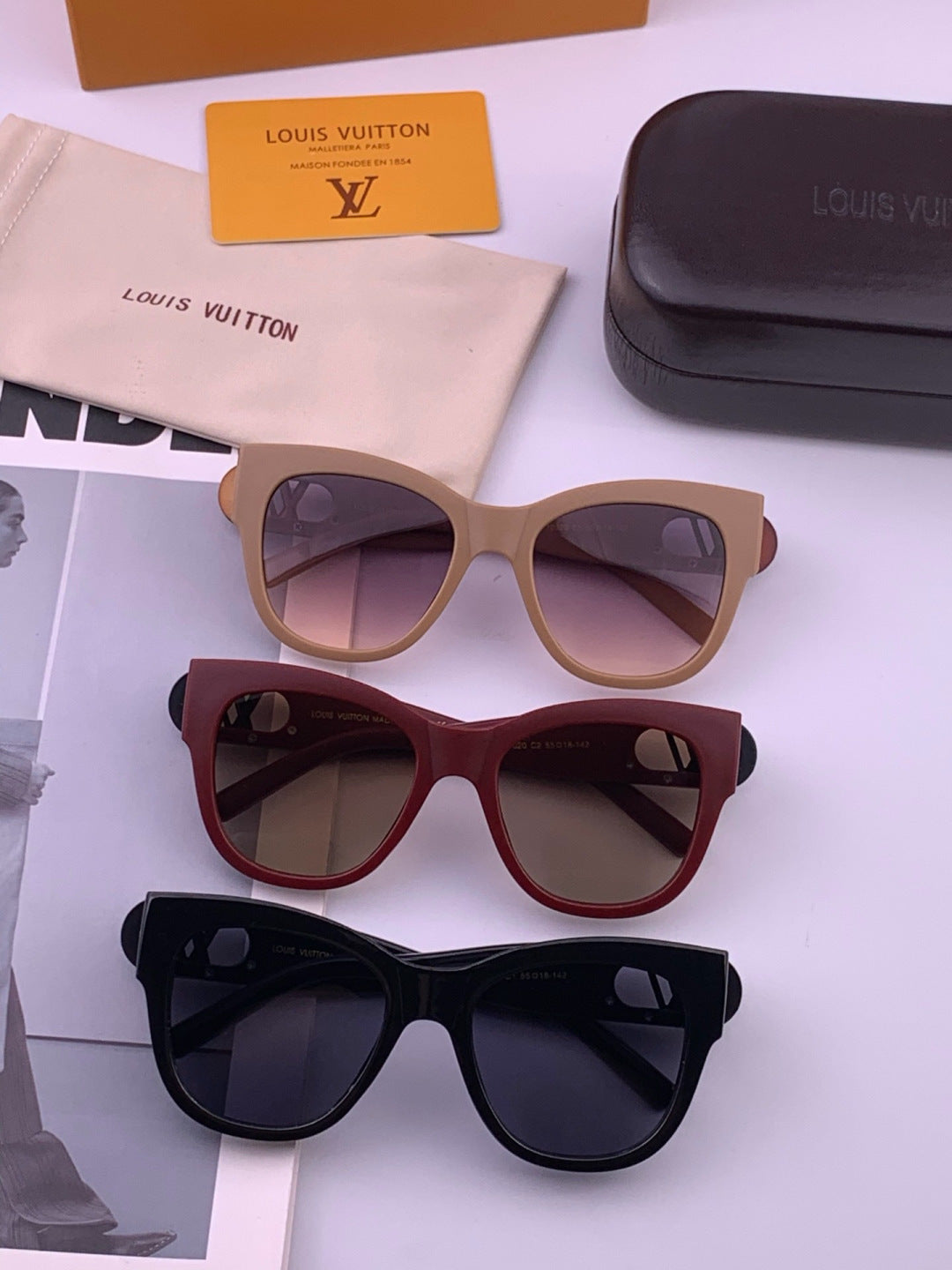 Louis Vuitton L07002 Square Black Lens Sunglasses for Women - 464709 - detail image 8