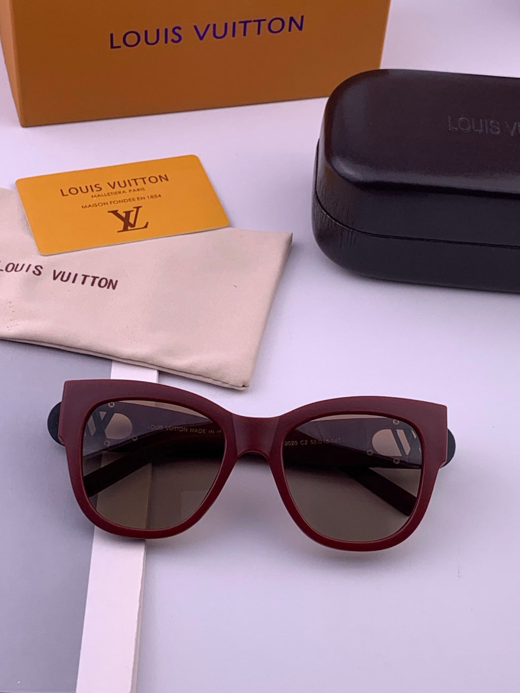 Louis Vuitton L07002 Square Black Lens Sunglasses for Women - 464710 - detail image 6