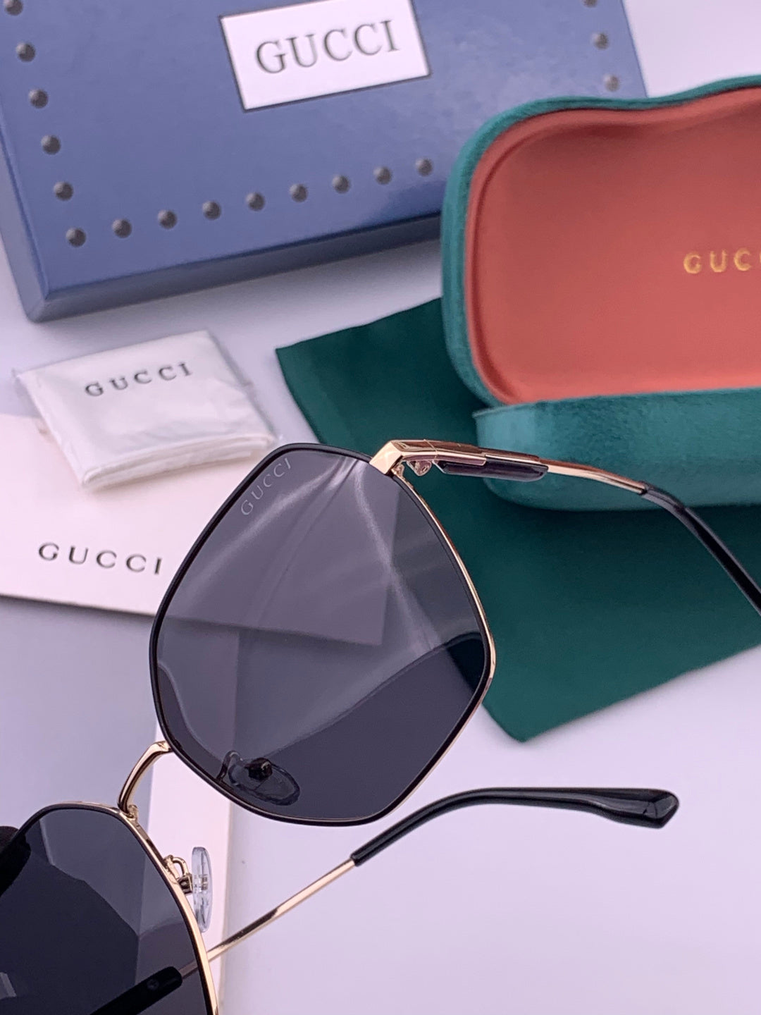 Gucci G9822 Polarized Oversized Brown Lens Sunglasses for Men & Women - 464911 - detail image 3