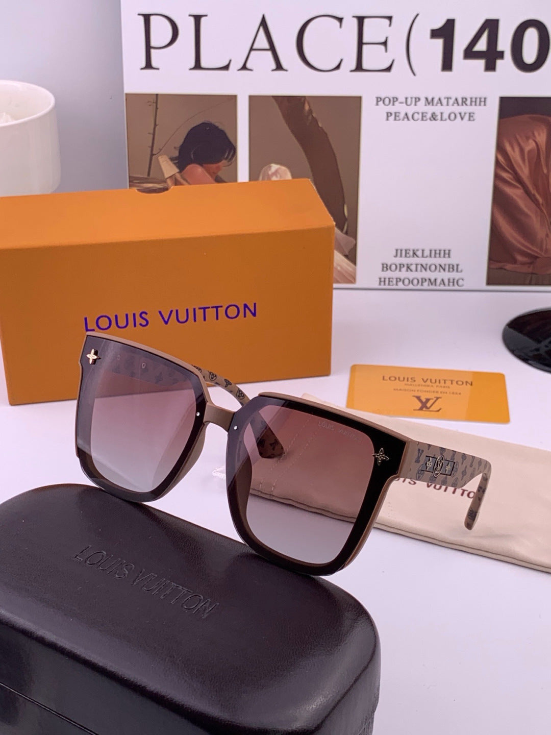 Louis Vuitton L1132 Square Gold Lens Sunglasses for Women - 464697 - detail image 3