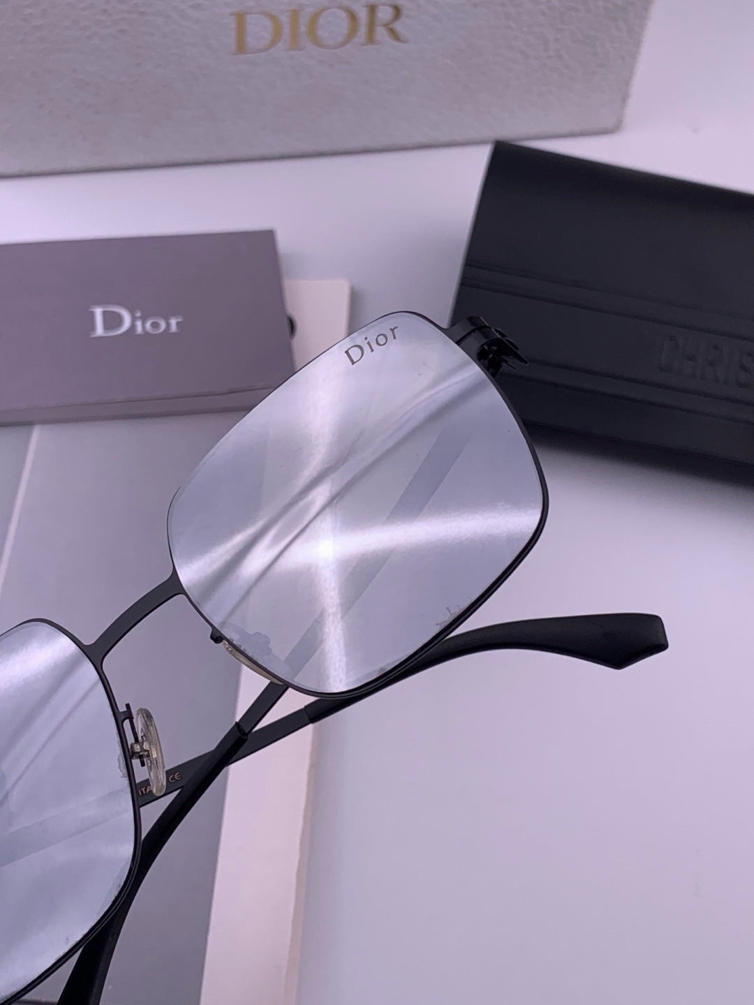 Dior D3908 Fashion Black Lens Sunglasses for Men & Women - 465307 - detail image 4