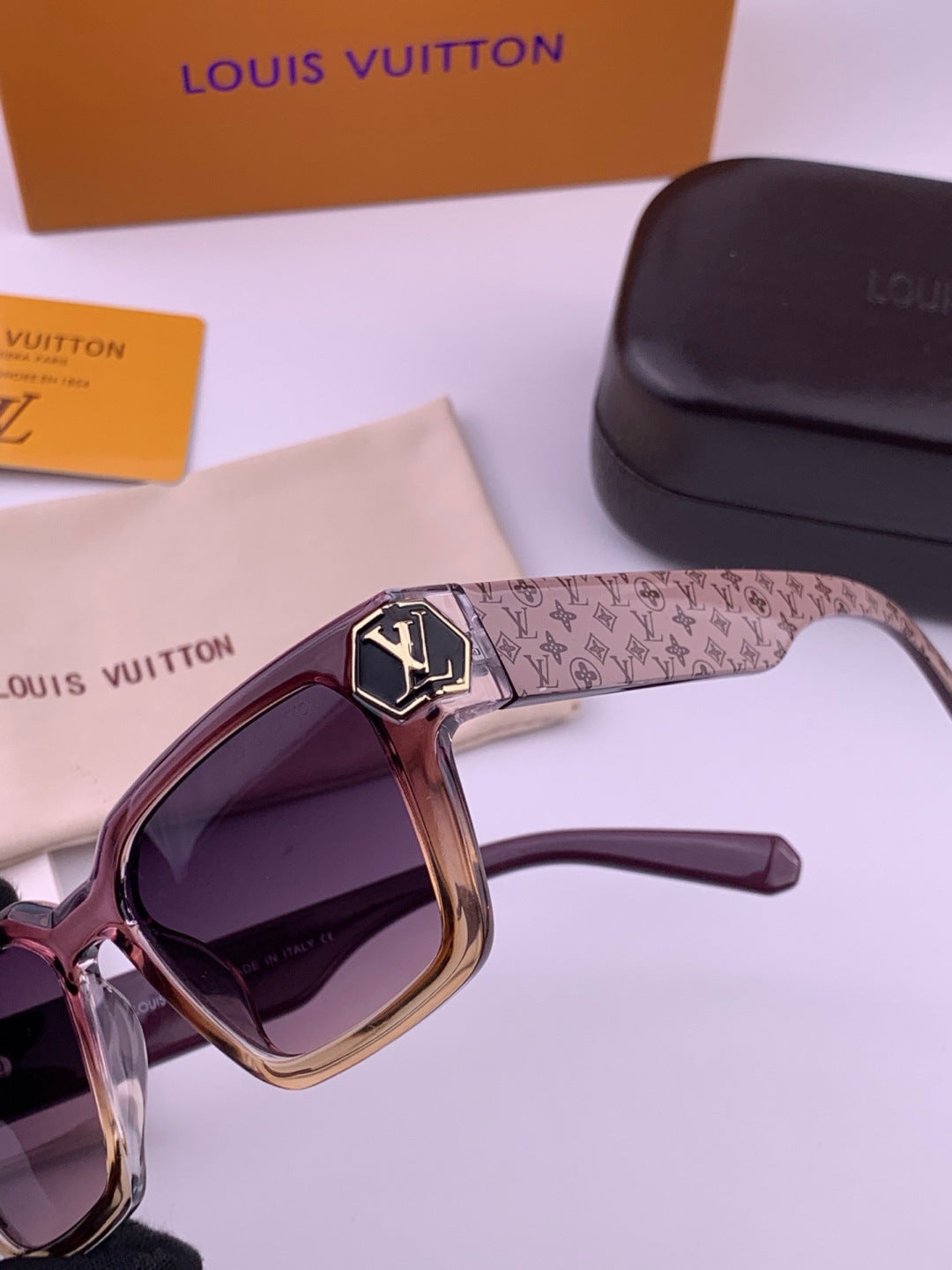 Louis Vuitton Fashion Gold Lens Sunglasses for Men & Women - detail image 5