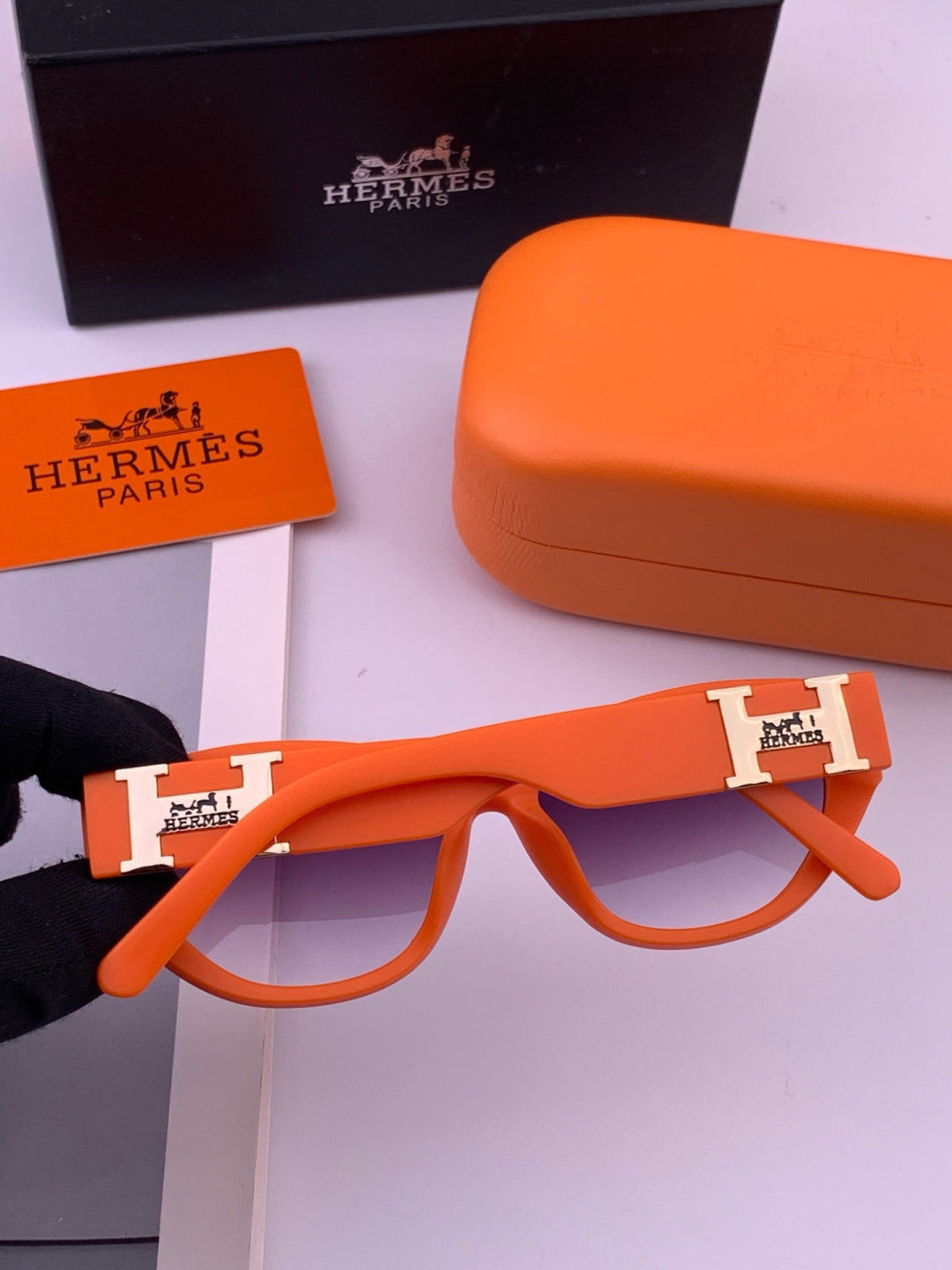 Hermès H37005 Square Red Lens Sunglasses for Men & Women - detail image 4