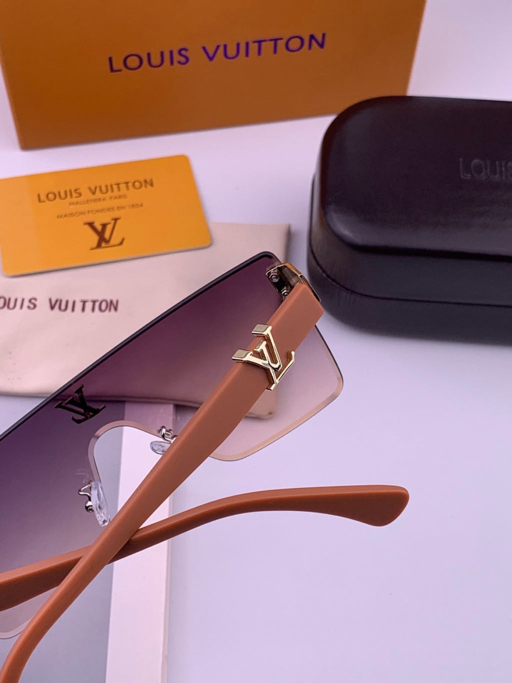 Louis Vuitton L36000 Oversized Purple Lens Sunglasses for Men & Women - detail image 4