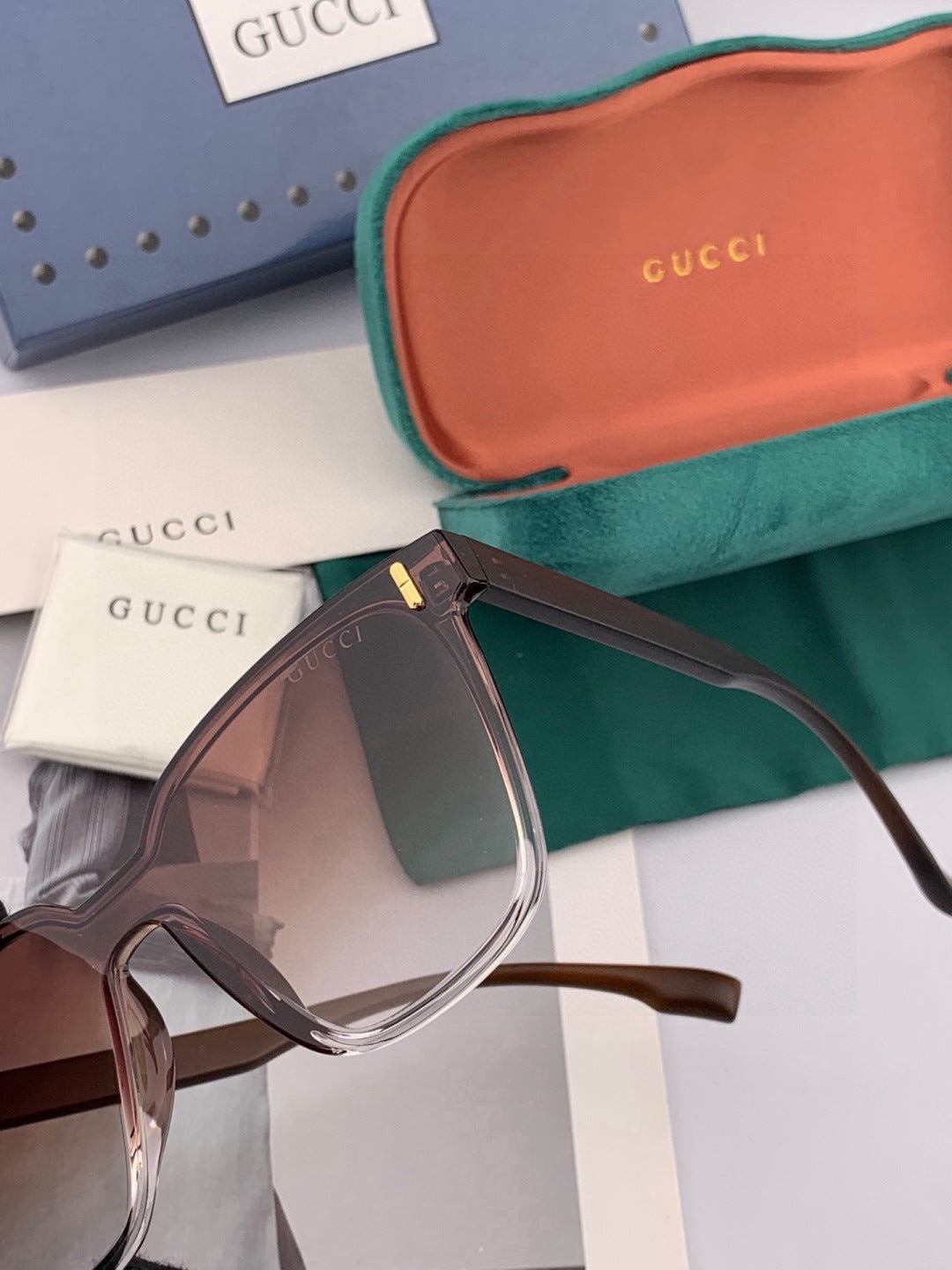 Gucci G7637 Polarized Square Gold Lens Sunglasses for Women - detail image 3