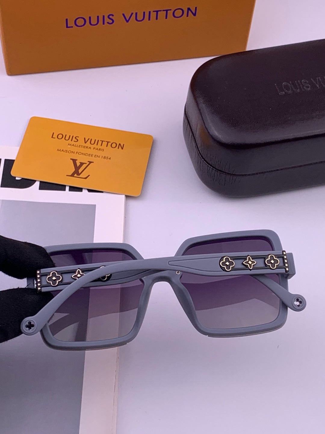 Louis Vuitton L5710 Polarized Square Gold Lens Sunglasses for Men & Women - detail image 5