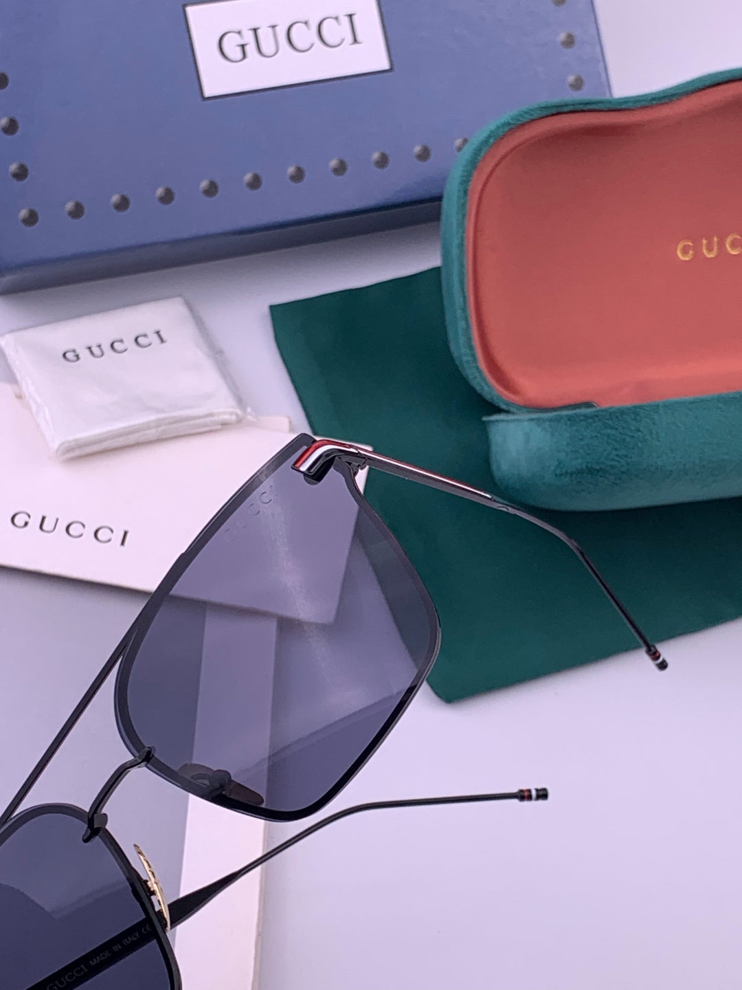 Gucci G152 Polarized Aviator Gold Lens Sunglasses for Men & Women - detail image 3