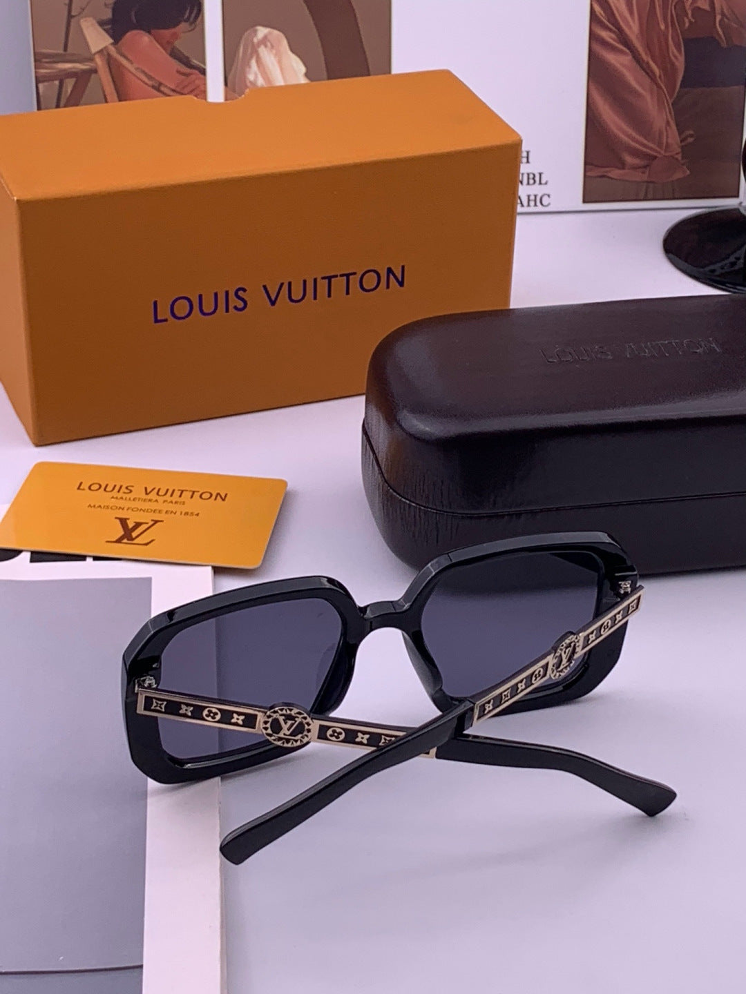Louis Vuitton L37007 Oversized Brown Lens Sunglasses for Men & Women - 486251 - detail image 4