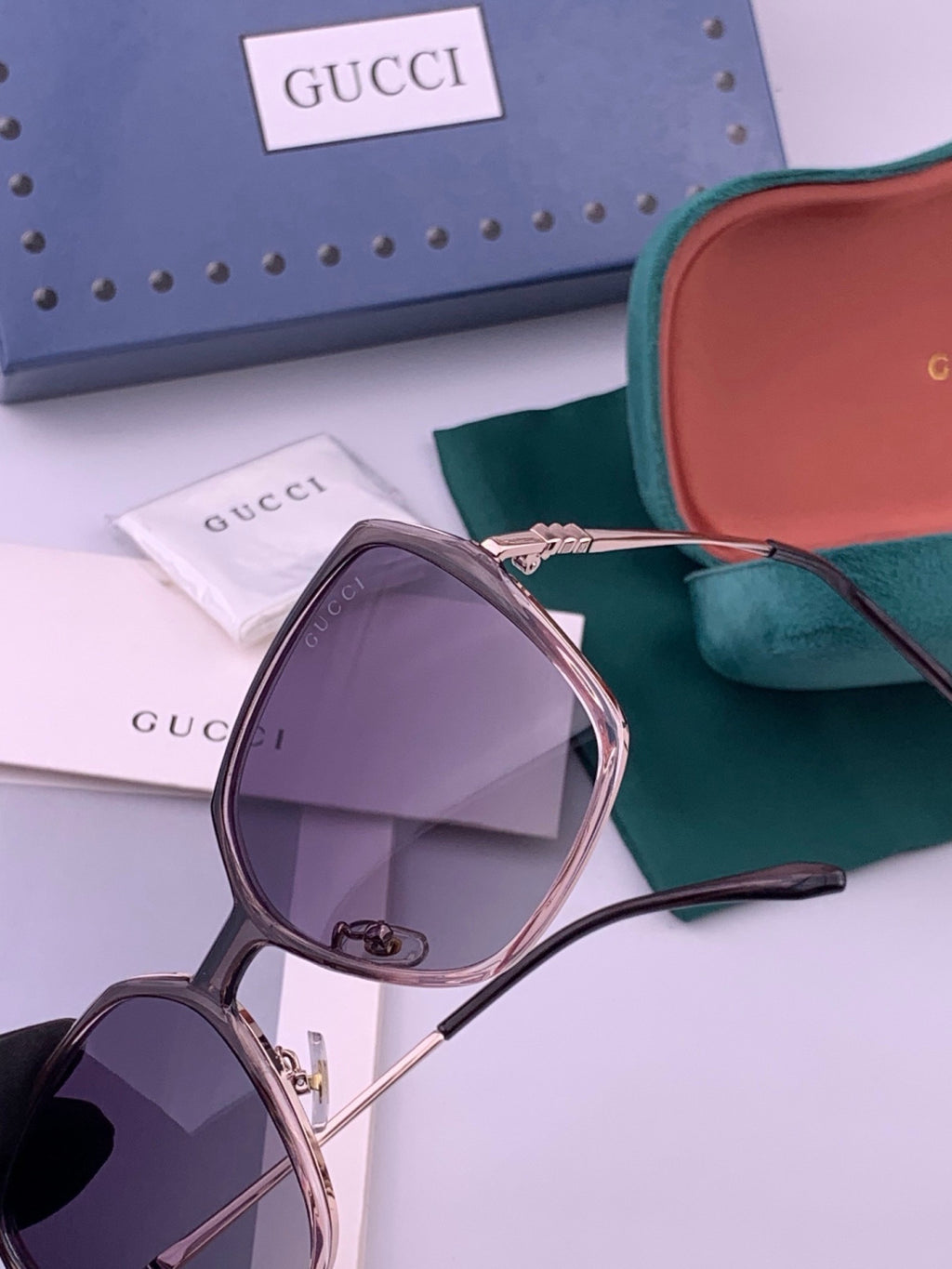 Gucci G6640 Polarized Round Red Lens Sunglasses for Women - detail image 3
