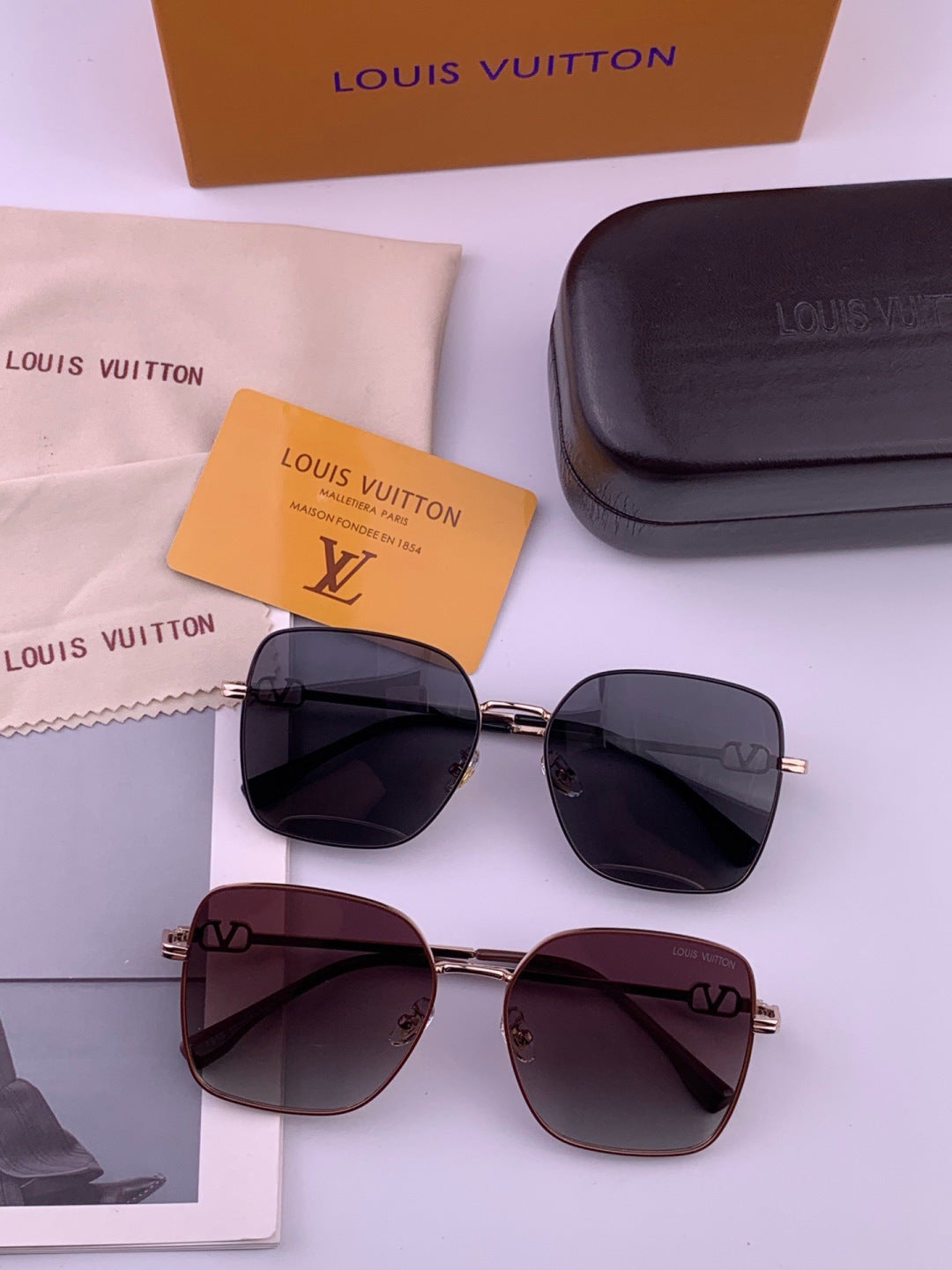 Louis Vuitton L8191 Polarized Aviator Gold Lens Sunglasses for Men & Women - detail image 7