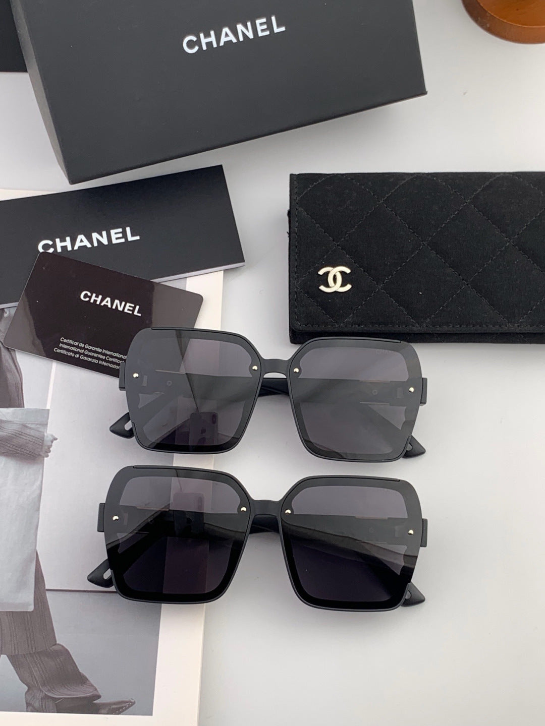 Louis Vuitton L4991 Polarized Square Black Lens Sunglasses for Men & Women - detail image 6
