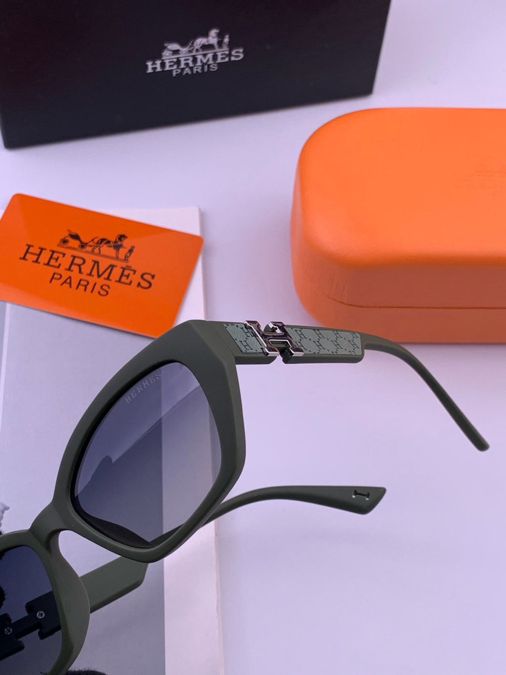 Hermès H3511 Polarized Square Black Lens Sunglasses for Men & Women - detail image 2