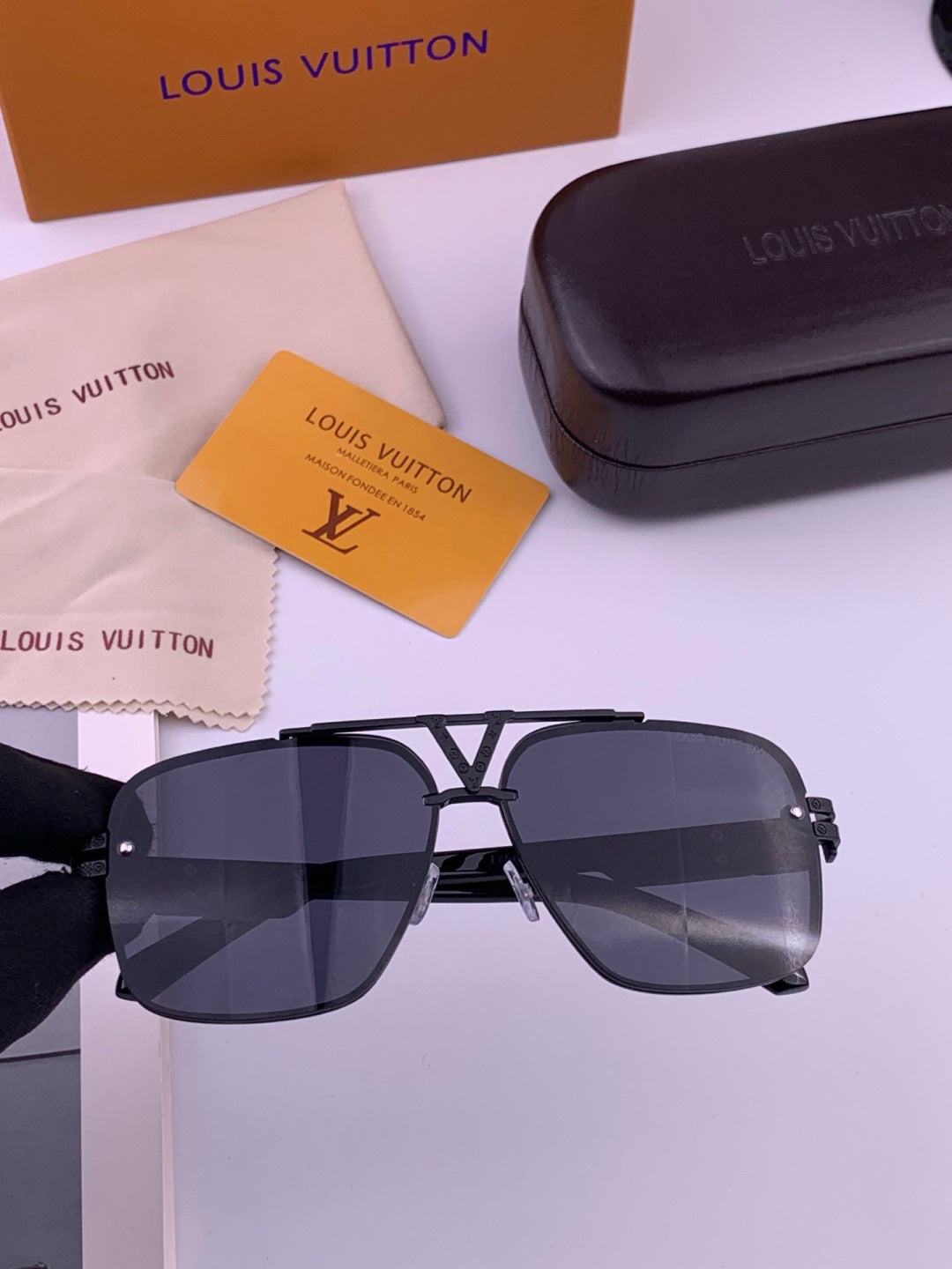 Louis Vuitton L91756 Aviator Black Lens Sunglasses for Men & Women - 486237