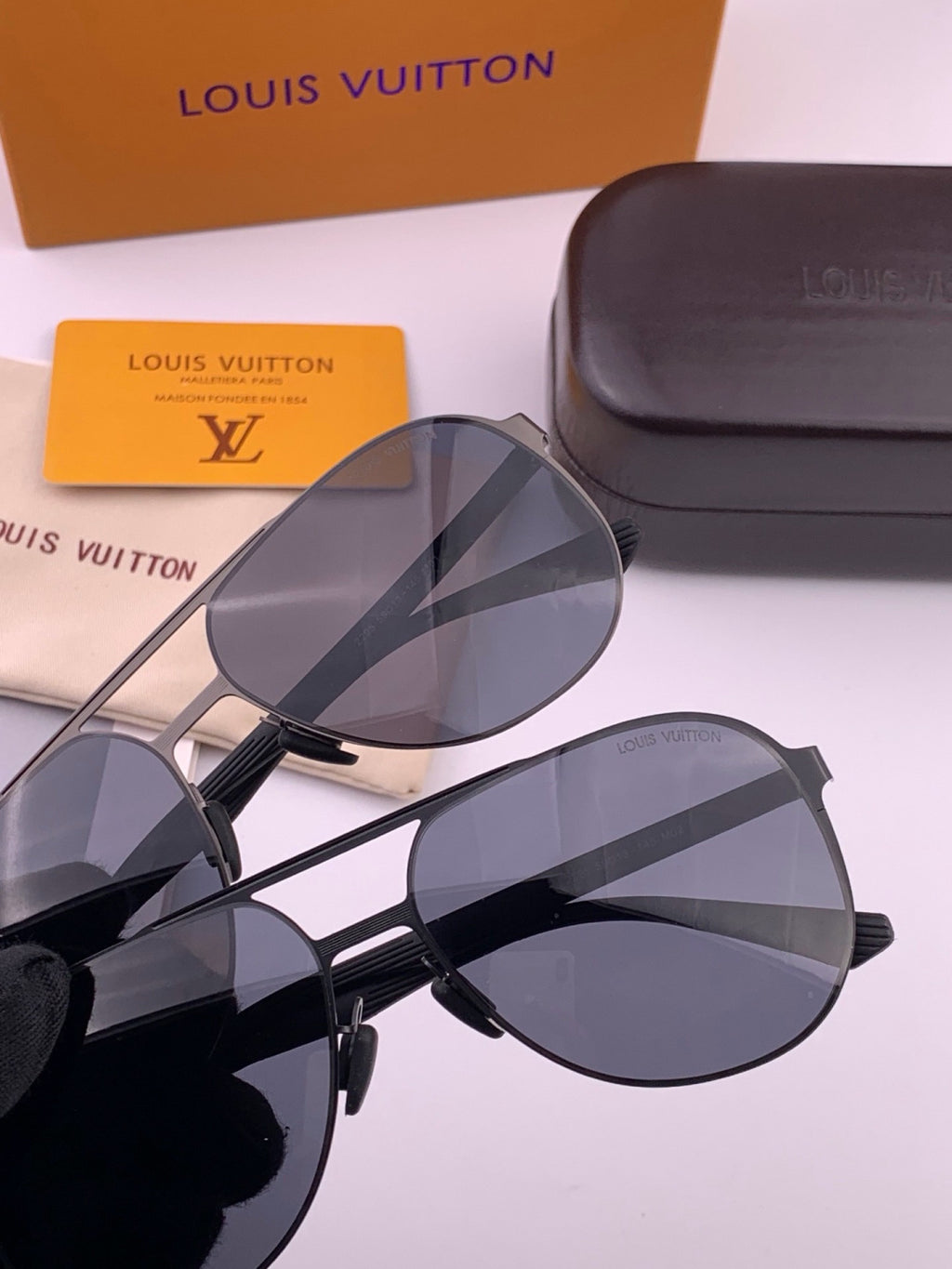Louis Vuitton L5229 Polarized Aviator Blue Lens Sunglasses for Men - detail image 5