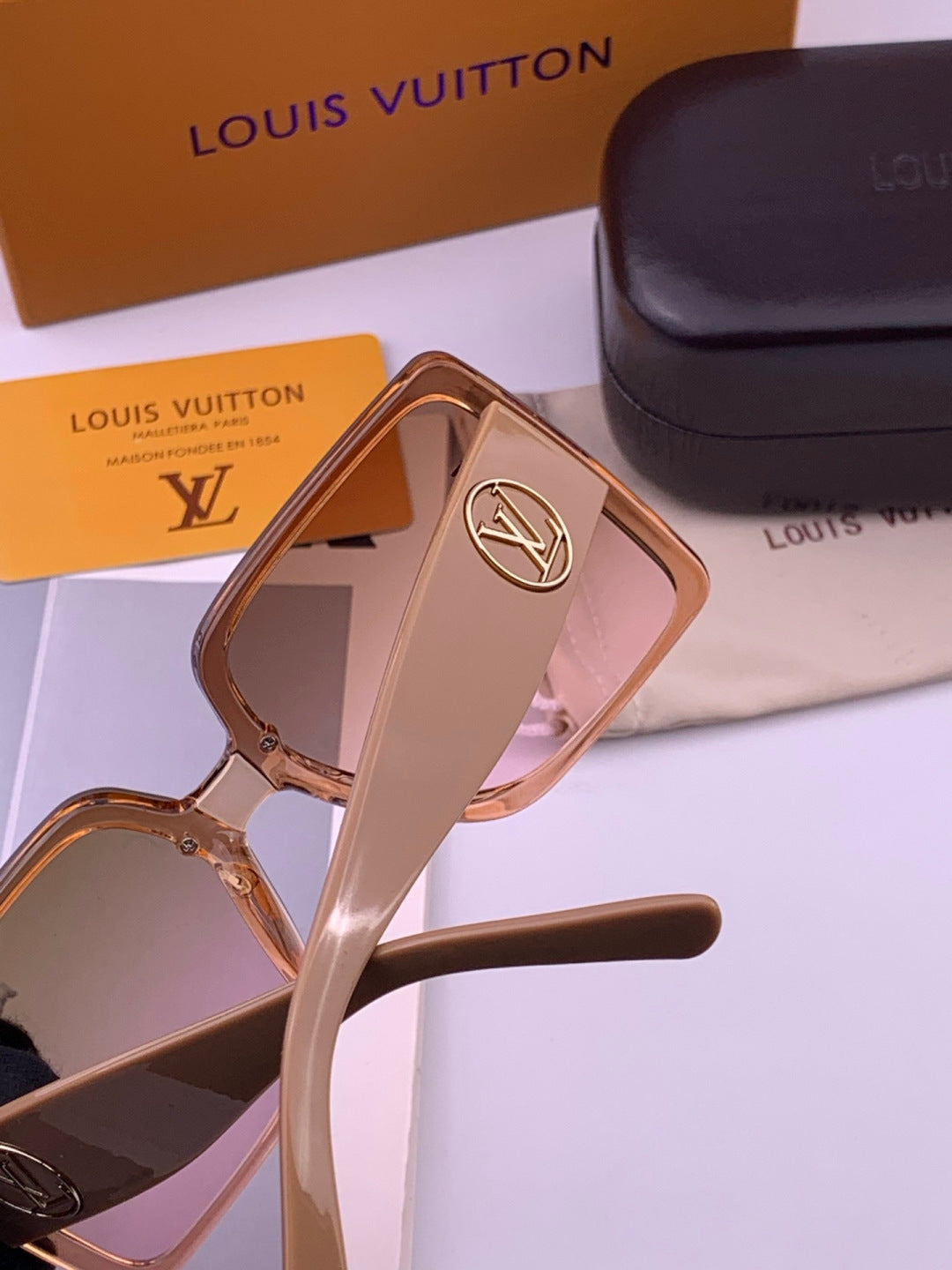 Louis Vuitton L8270 Square Black Lens Sunglasses for Men & Women - detail image 6