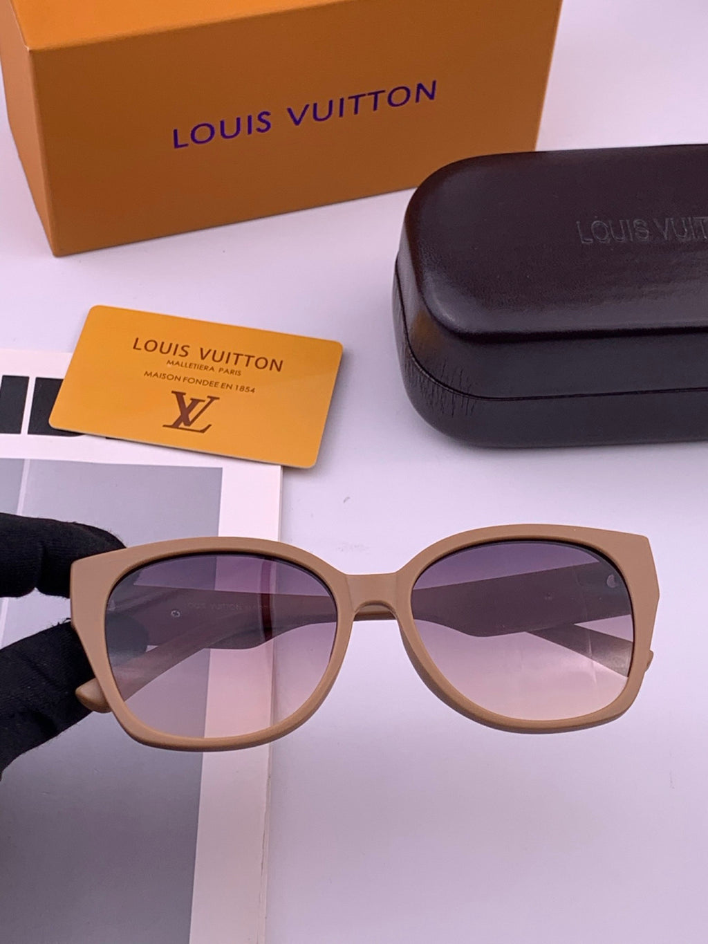 Louis Vuitton L27001 Square Black Lens Sunglasses for Men & Women - 486110