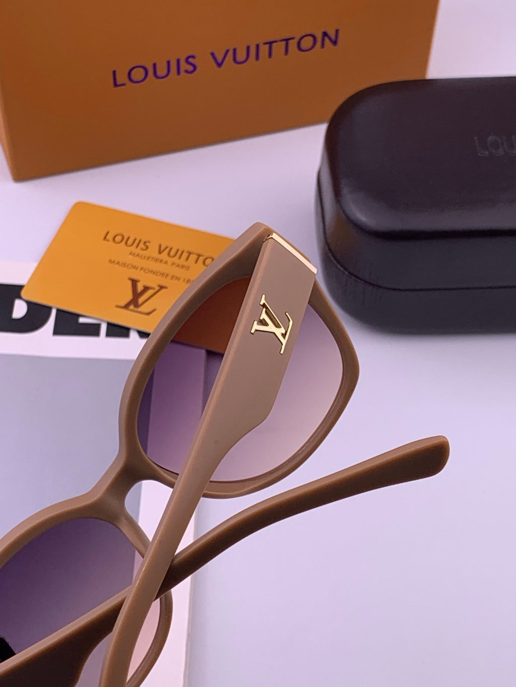 Louis Vuitton L27001 Square Black Lens Sunglasses for Men & Women - 486110 - detail image 4