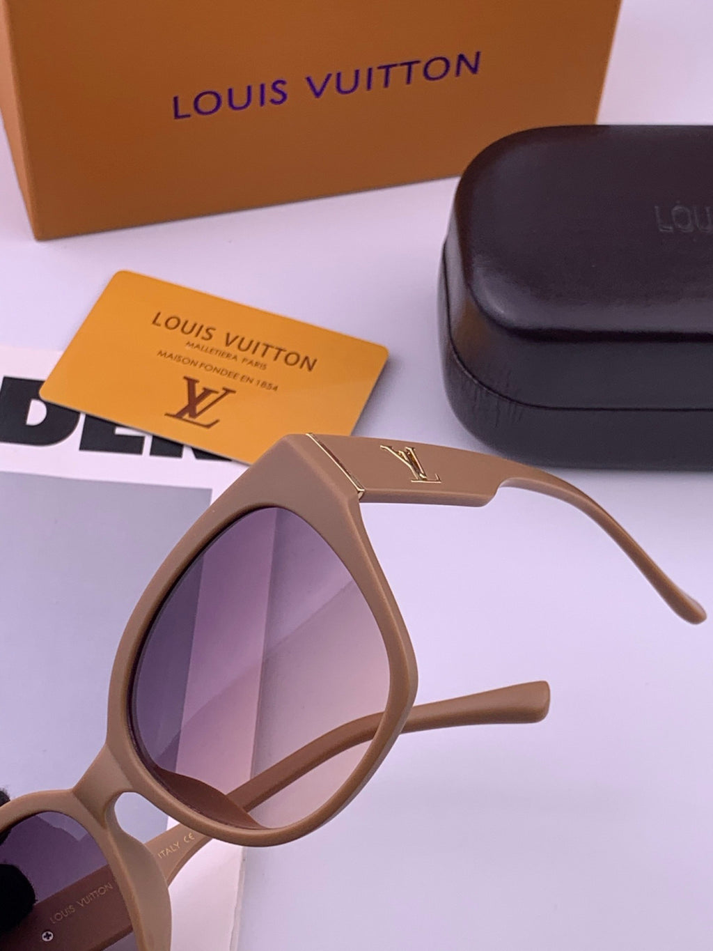 Louis Vuitton L27001 Square Black Lens Sunglasses for Men & Women - 486110 - detail image 3