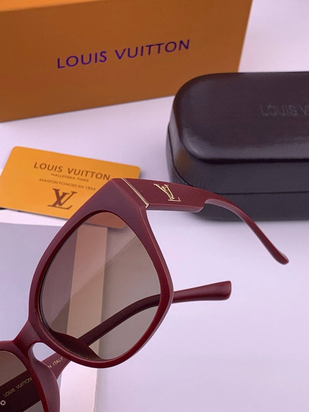 Louis Vuitton L27001 Square Black Lens Sunglasses for Men & Women - detail image 3