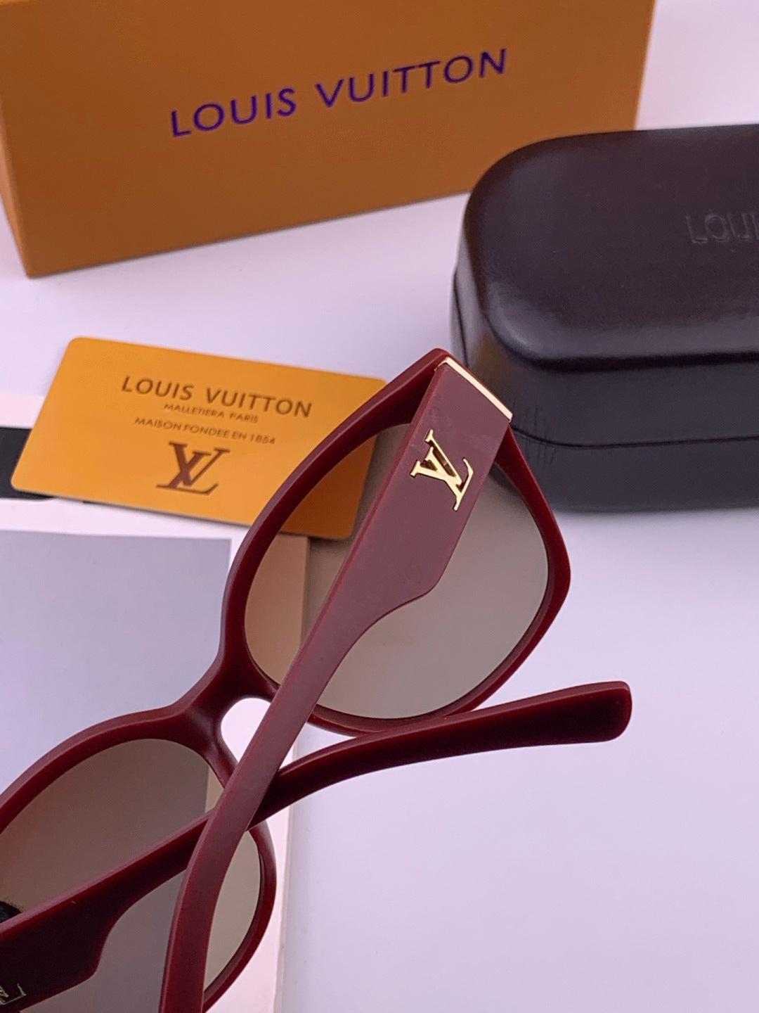 Louis Vuitton L27001 Square Black Lens Sunglasses for Men & Women - detail image 4