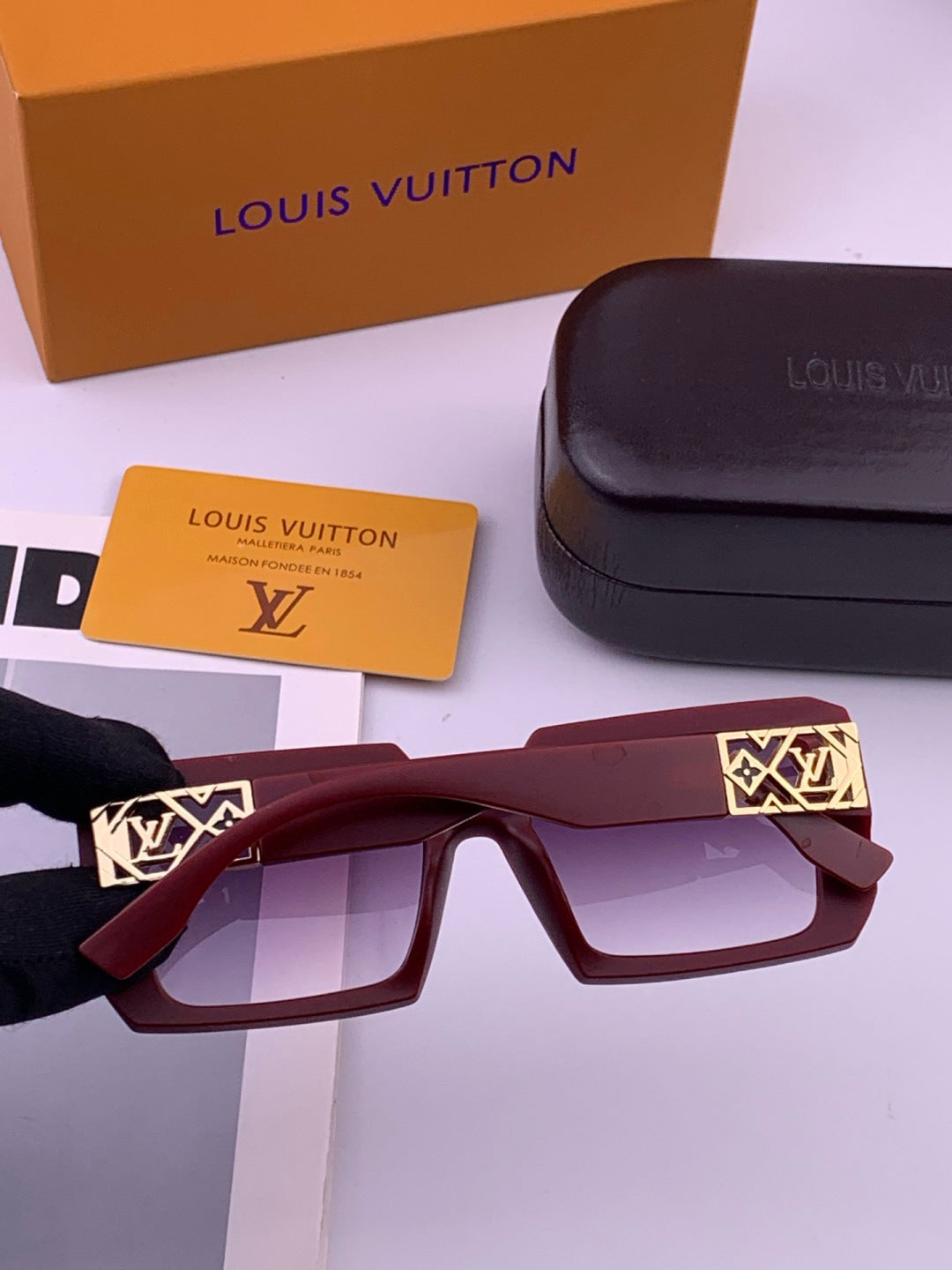 Louis Vuitton L77001 Square Brown Lens Sunglasses for Men & Women - 486115 - detail image 2