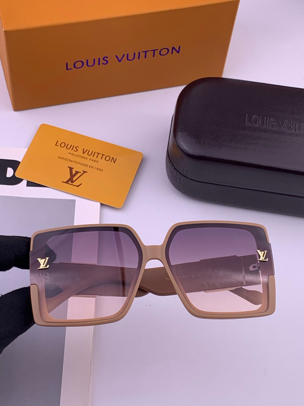 Louis Vuitton L97003 Square Black Lens Sunglasses for Men & Women - 486118