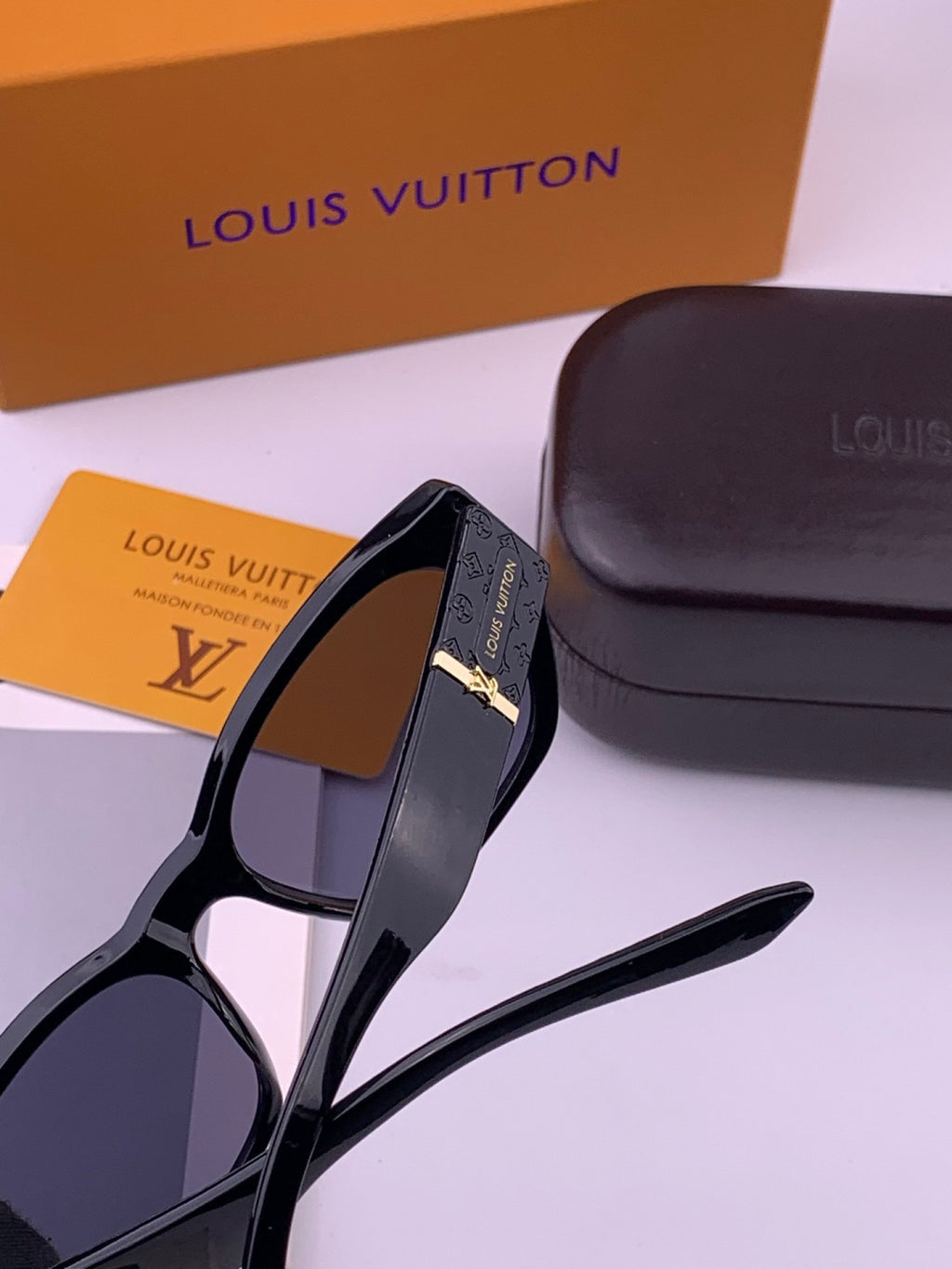 Louis Vuitton L17000 Square Black Lens Sunglasses for Men & Women - detail image 4