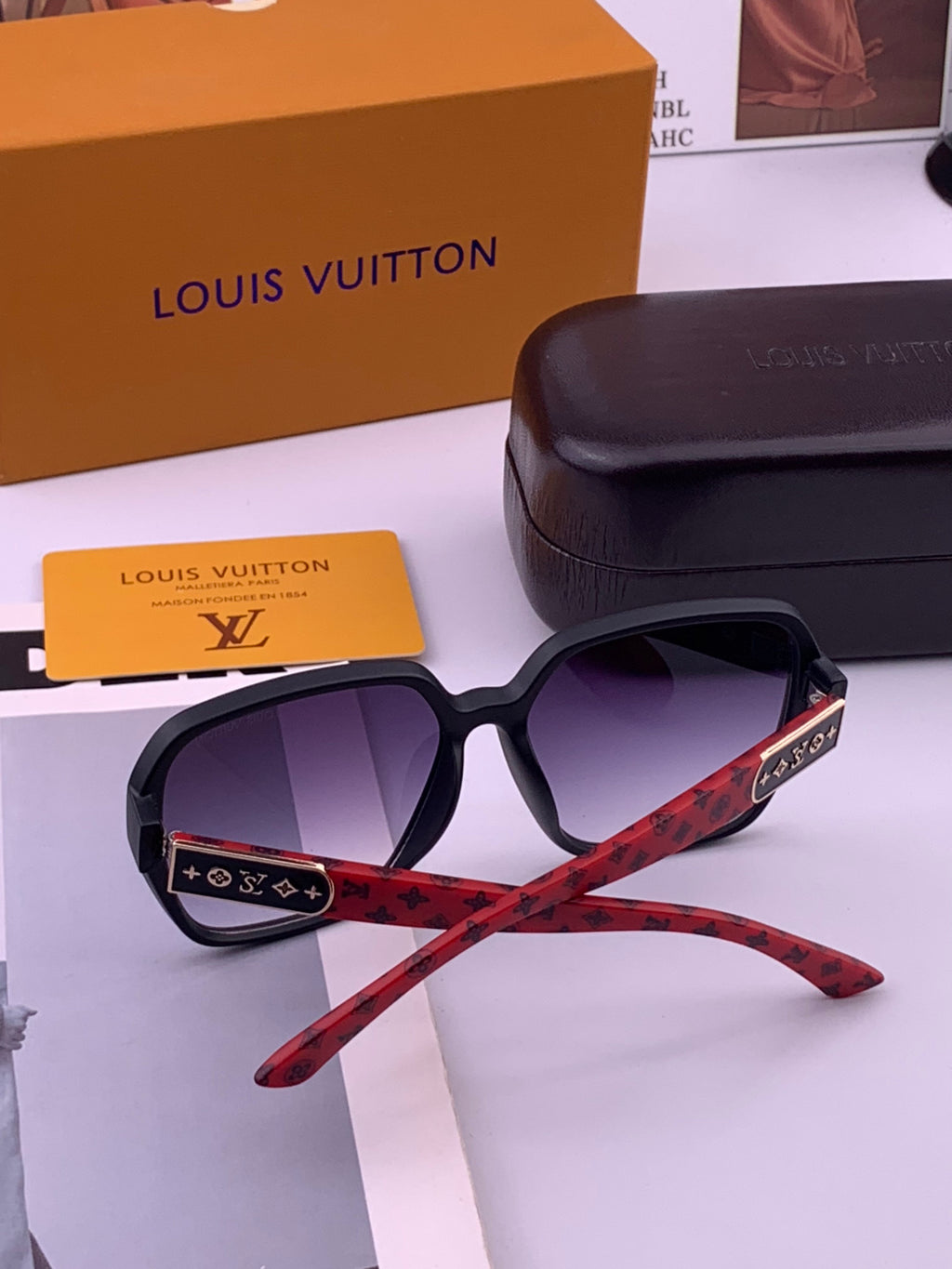 Louis Vuitton L3305 Square Gold Lens Sunglasses for Men & Women - 486124 - detail image 5