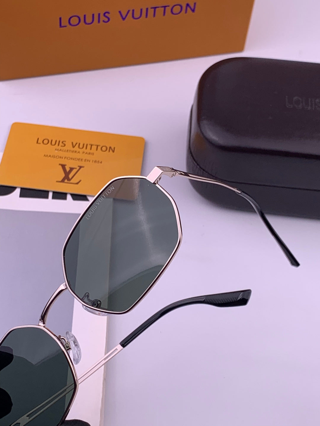 Louis Vuitton L6339 Polarized Aviator Gold Lens Sunglasses for Men & - 486107 - detail image 3