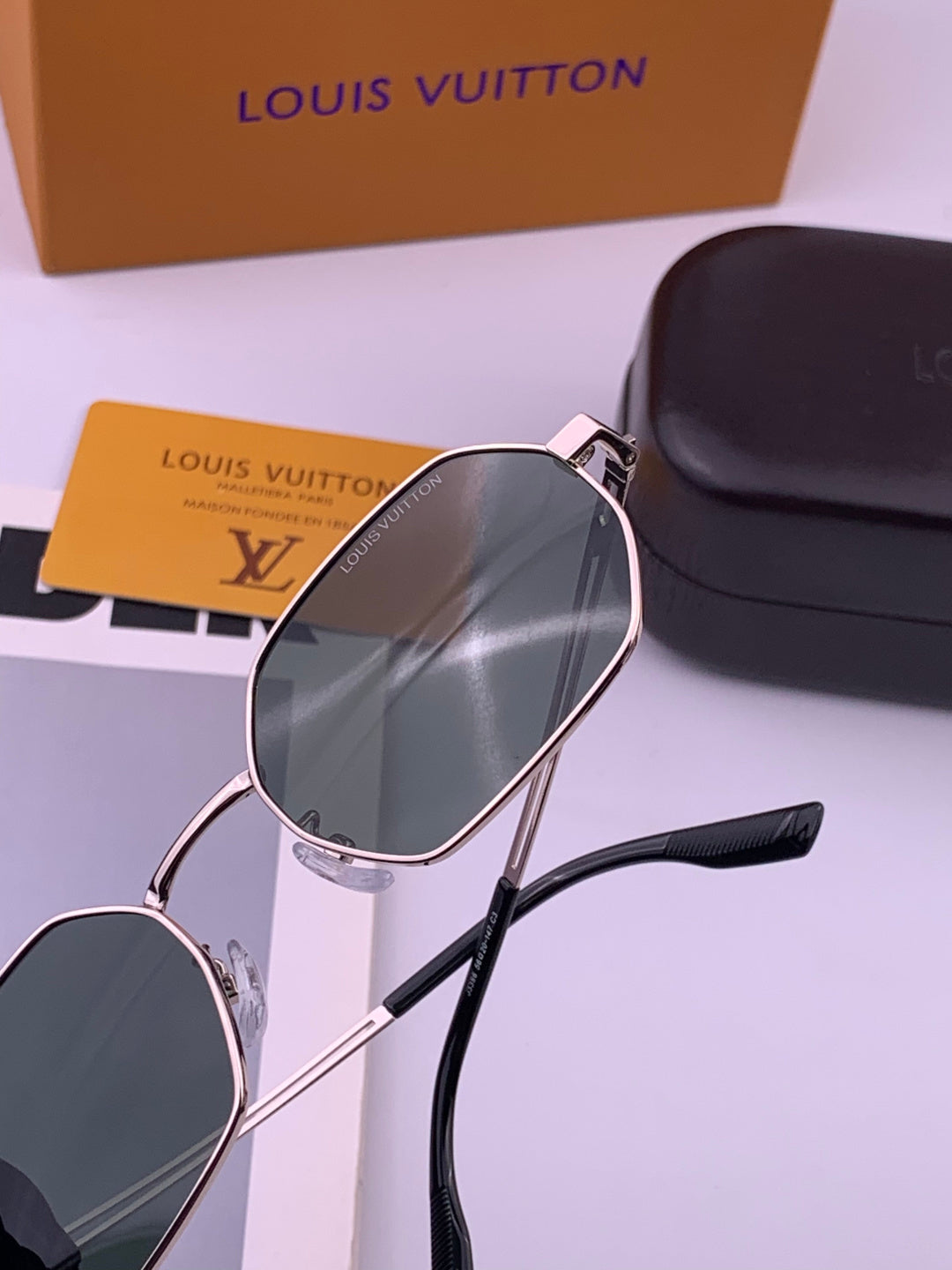 Louis Vuitton L6339 Polarized Aviator Gold Lens Sunglasses for Men & - 486106 - detail image 4