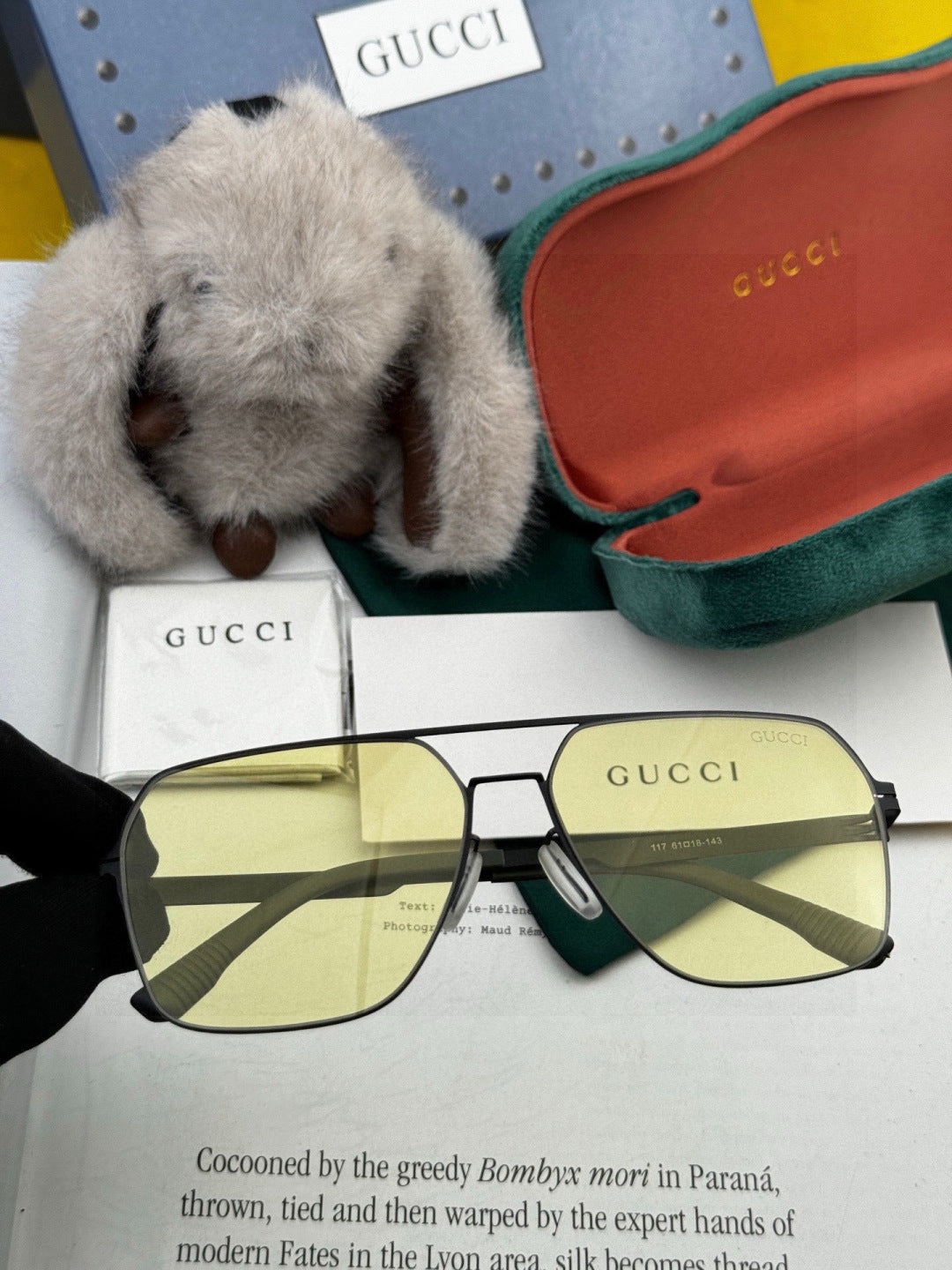 Gucci G711 Polarized Fashion Gold Lens Sunglasses for Men & Women - 486458 - detail image 2