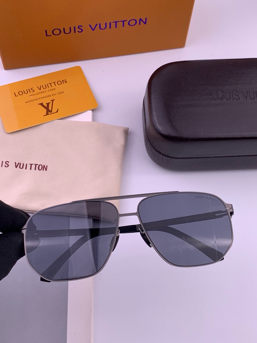 Gucci G7730 Fashion Gold Lens Sunglasses for Men & Women - detail image 2