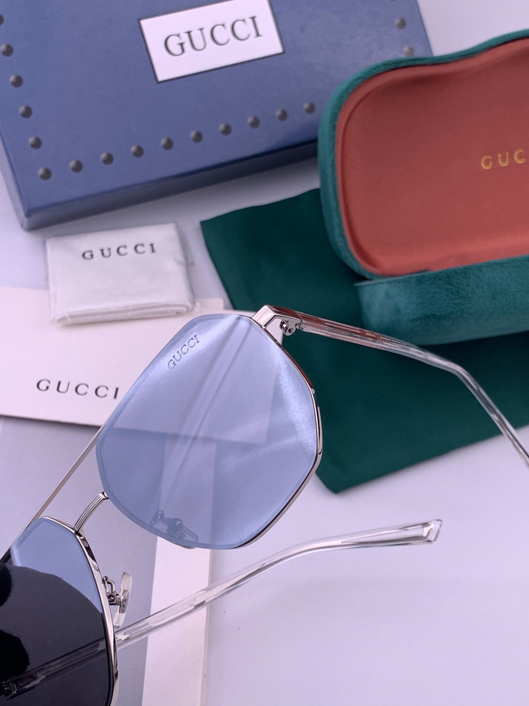 Gucci G01804 Polarized Aviator Gold Lens Sunglasses for Men - detail image 3