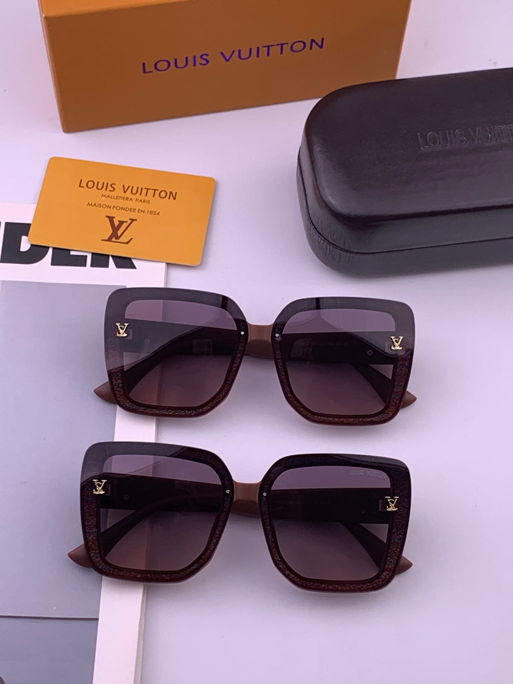 Louis Vuitton L2990 Square Black Lens Sunglasses for Men & Women - detail image 6