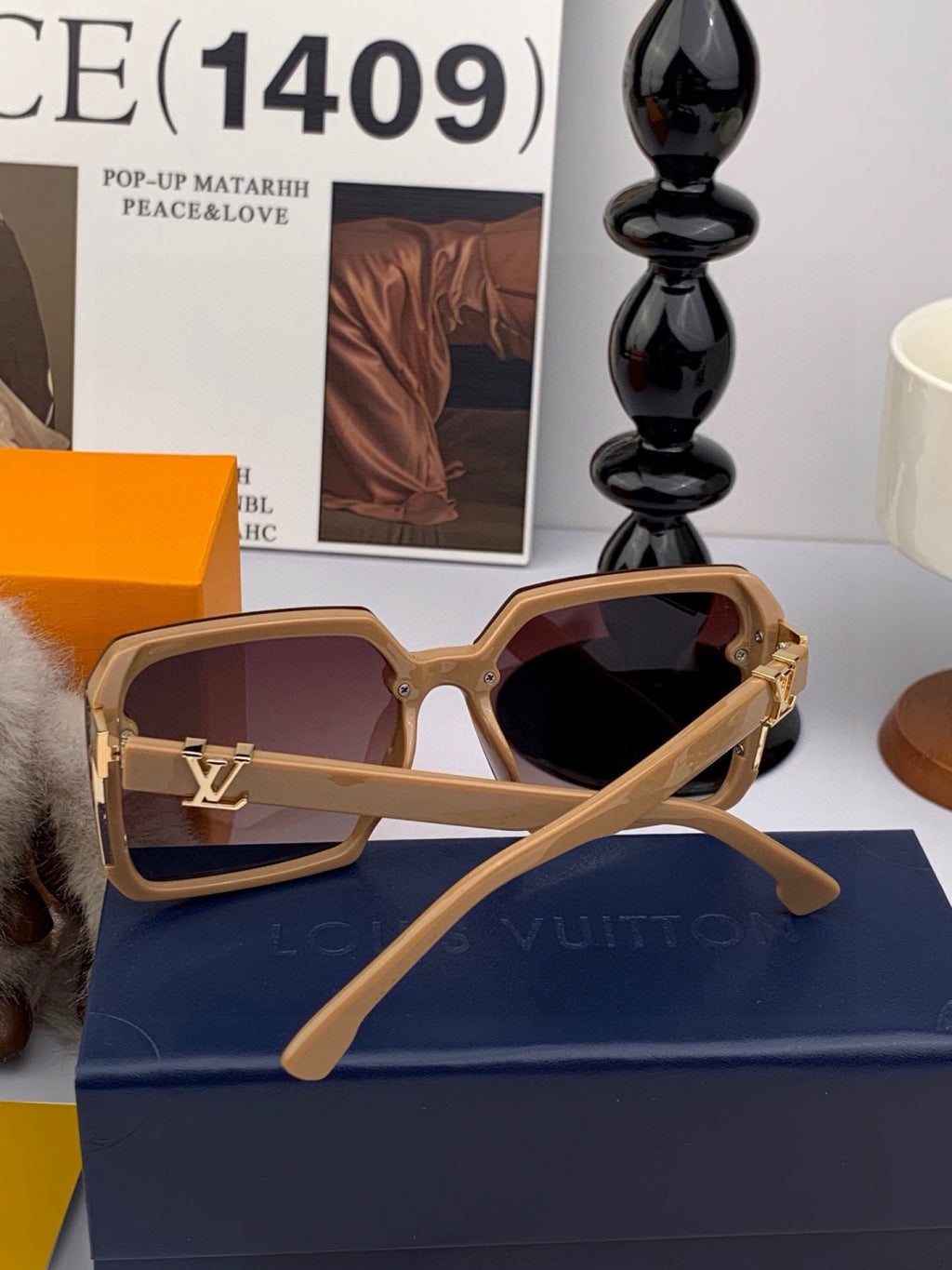 Louis Vuitton L3262 Square Red Lens Sunglasses for Men & Women - detail image 5