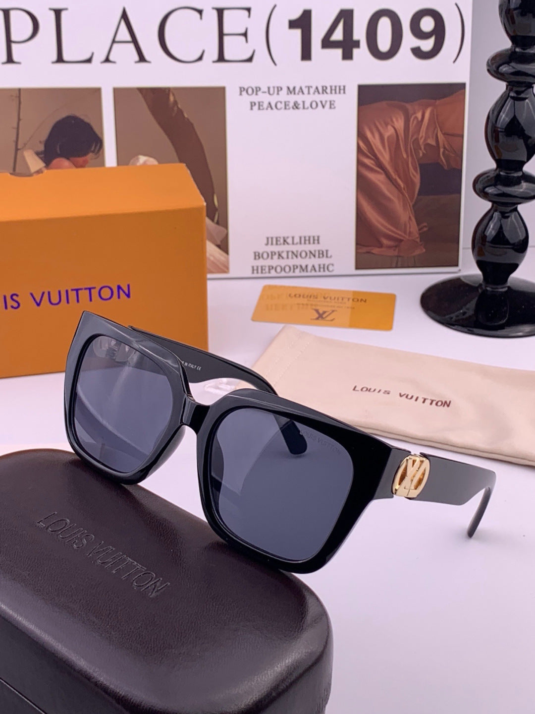 Louis Vuitton L95801 Square Gold Lens Sunglasses for Women - detail image 4