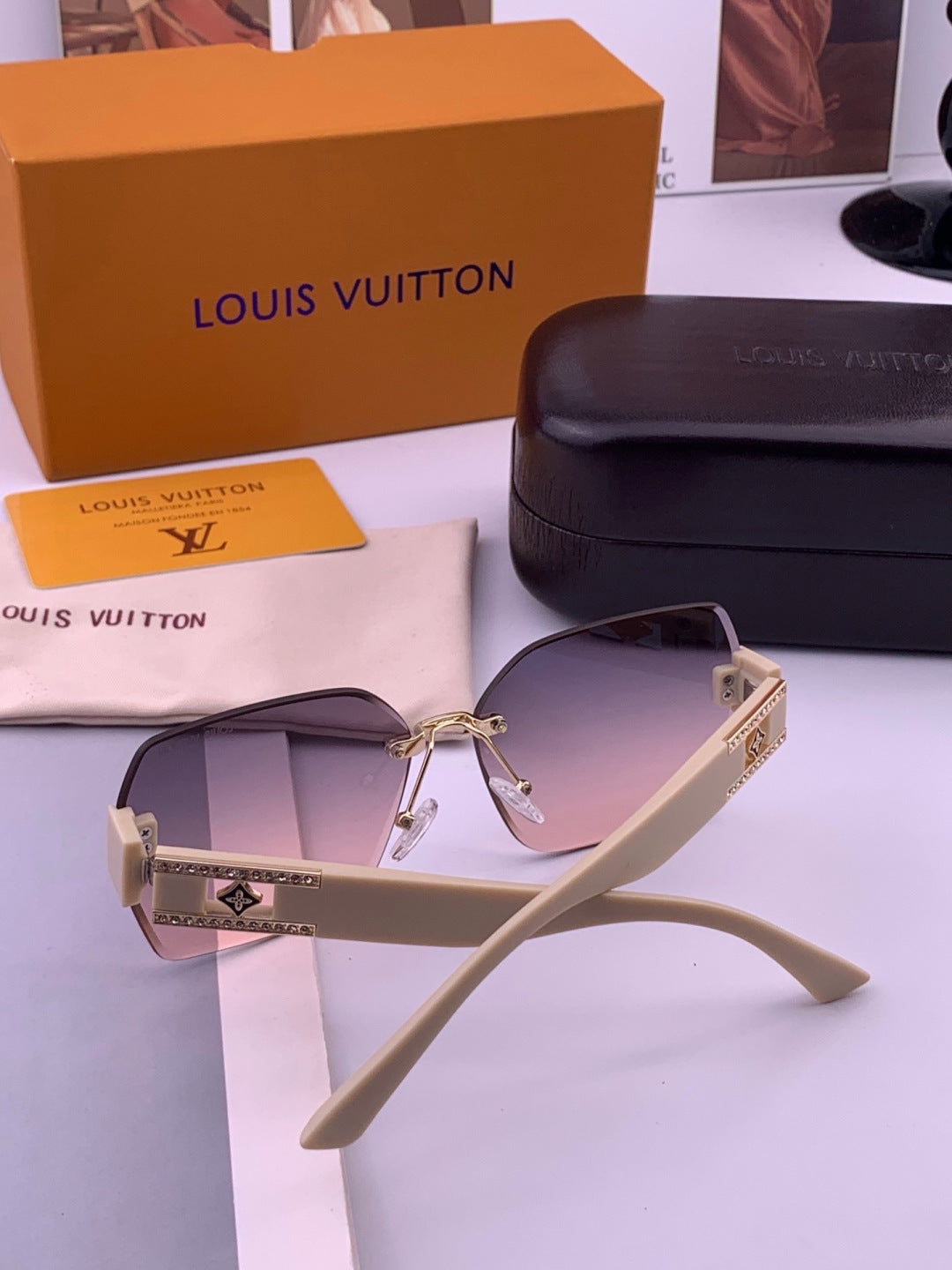 Louis Vuitton L9261 Square Gold Lens Sunglasses for Men & Women - detail image 6