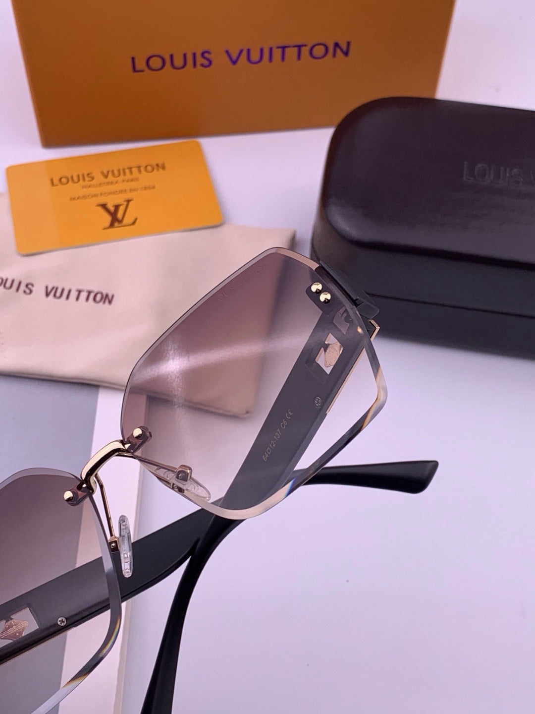 Louis Vuitton L9261 Square Black Lens Sunglasses for Men & Women - detail image 5