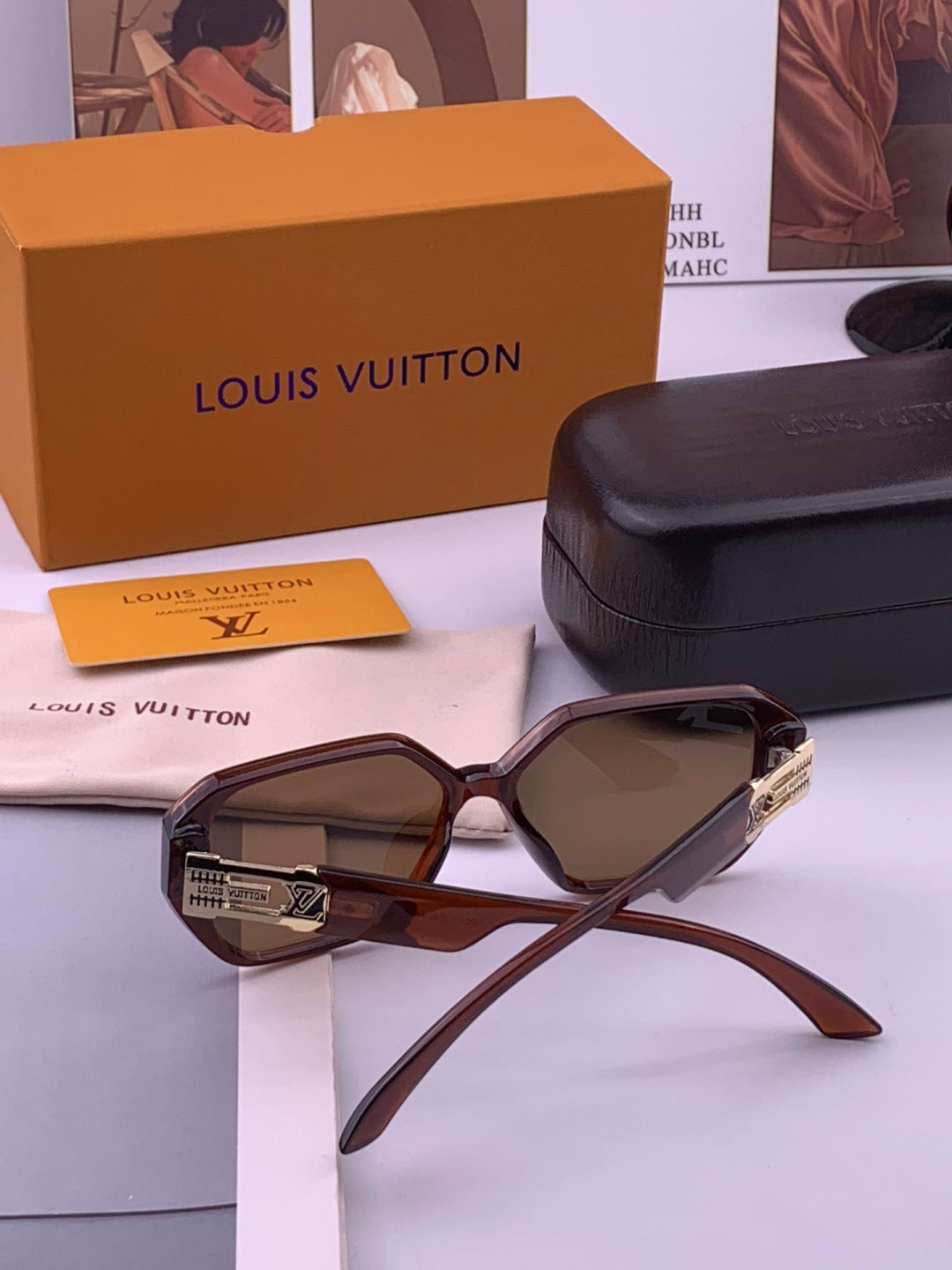 Louis Vuitton L17001 Square Black Lens Sunglasses for Women - 486183 - detail image 6