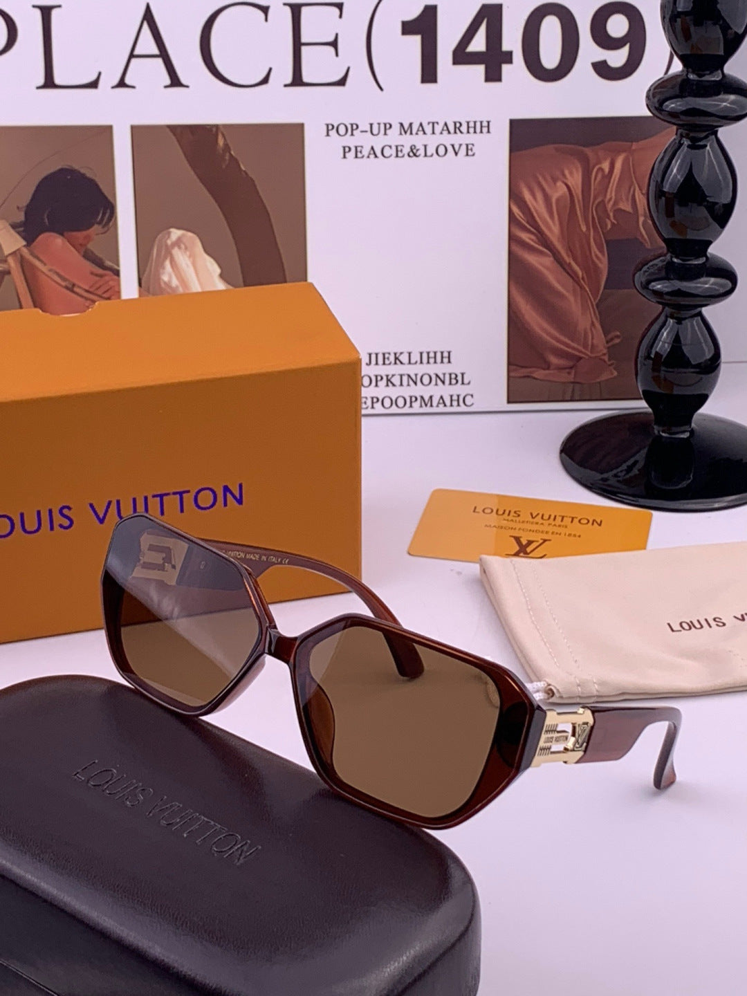 Louis Vuitton L17001 Square Black Lens Sunglasses for Women - 486183 - detail image 2