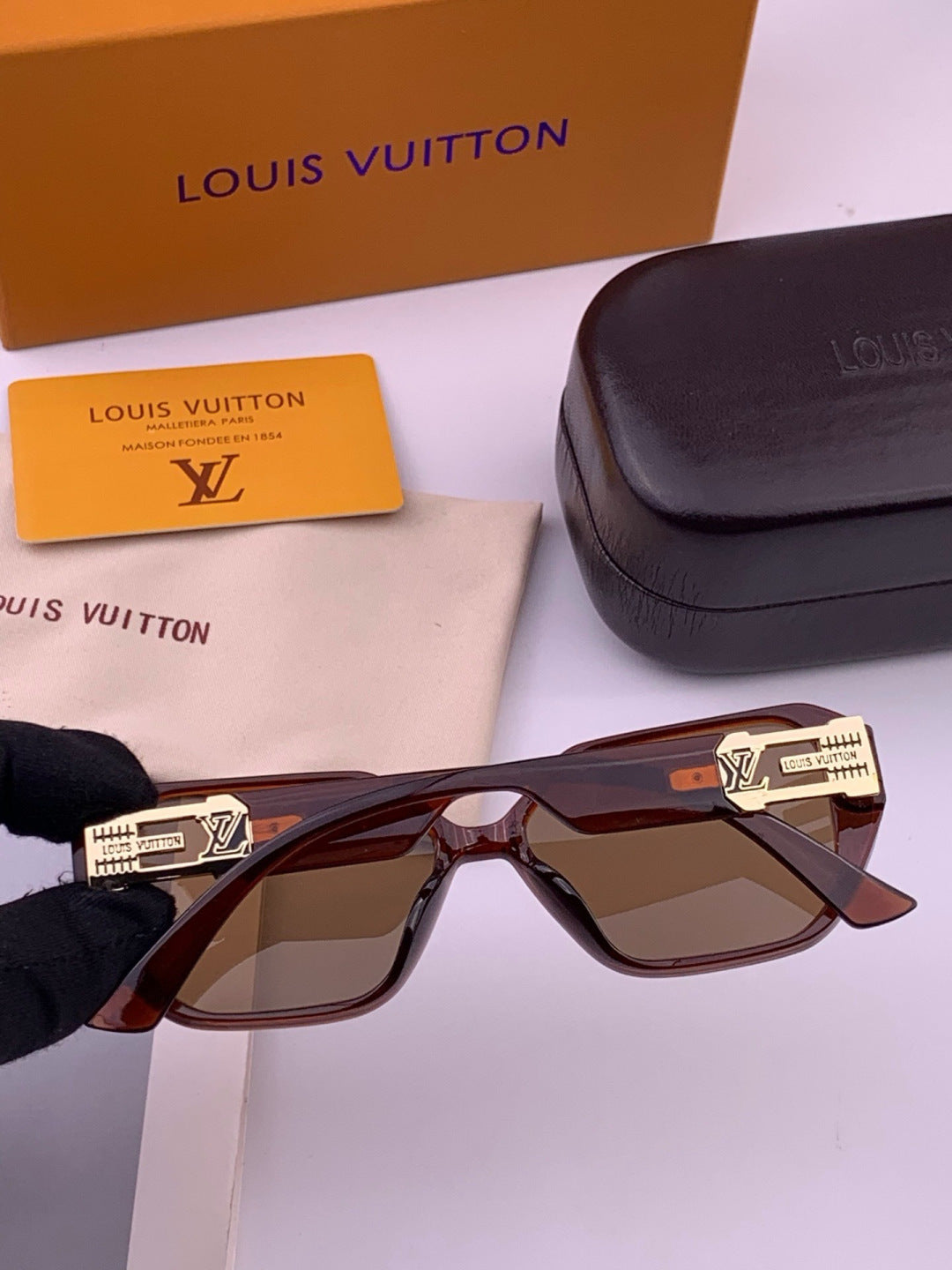 Louis Vuitton L17001 Square Black Lens Sunglasses for Women - 486183 - detail image 5