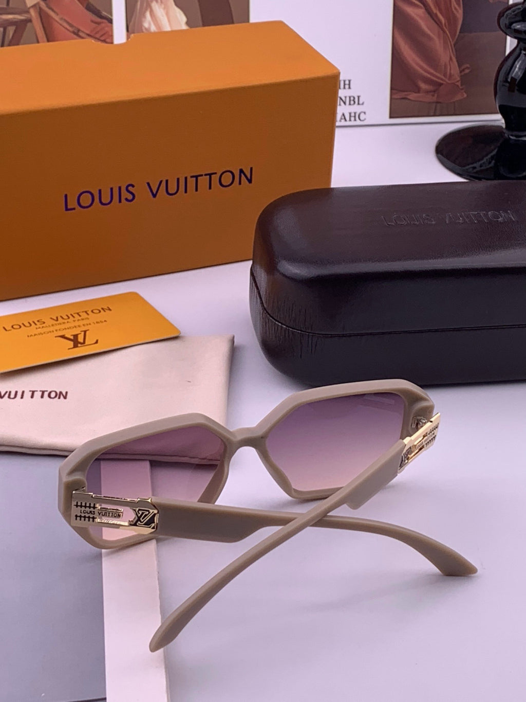 Louis Vuitton L17001 Square Purple Lens Sunglasses for Women - detail image 4