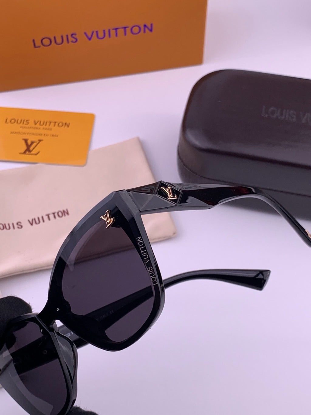 Louis Vuitton Fashion Gold Lens Sunglasses for Men & Women - 486186 - detail image 6