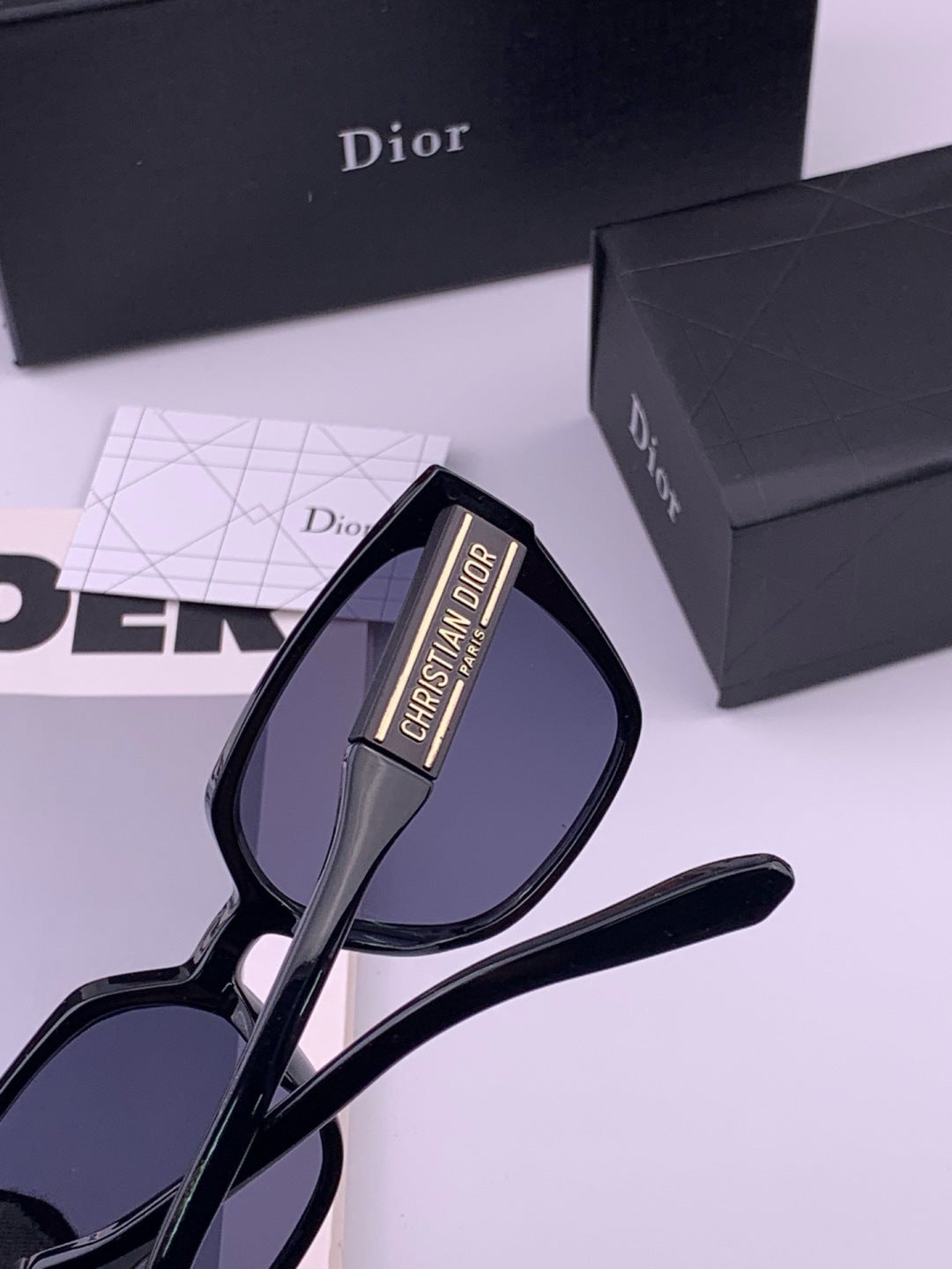 Dior D67706 Fashion Gold Lens Sunglasses for Men & Women - detail image 5