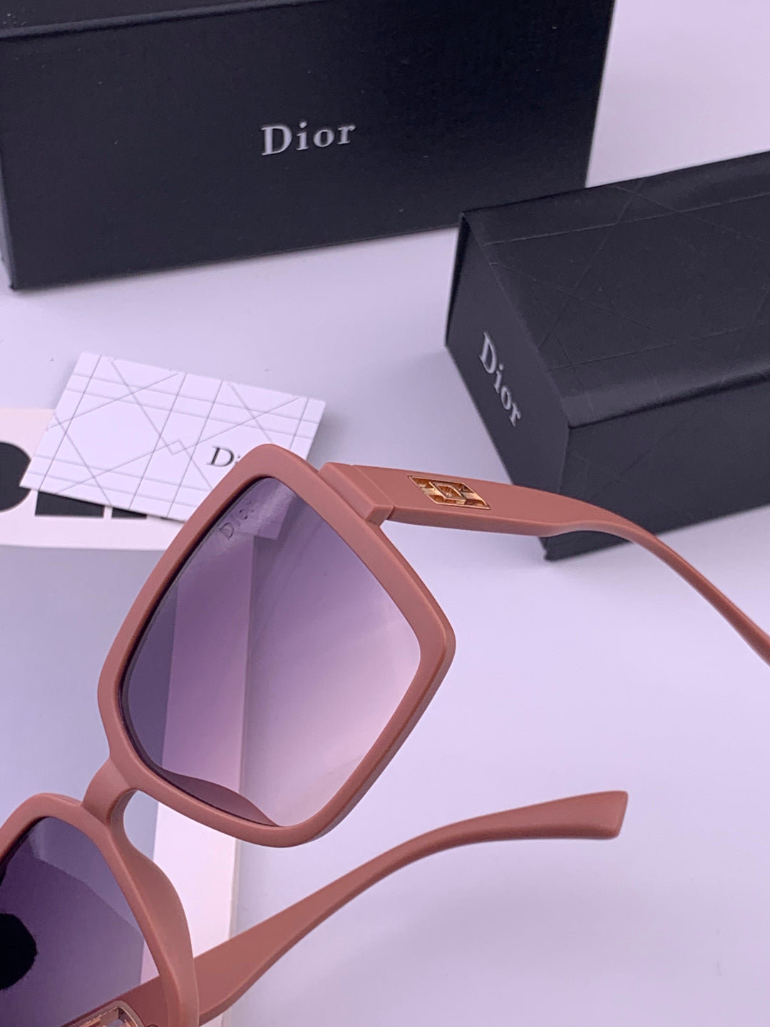 Dior D78000 Fashion Gold Lens Sunglasses for Men & Women - detail image 3