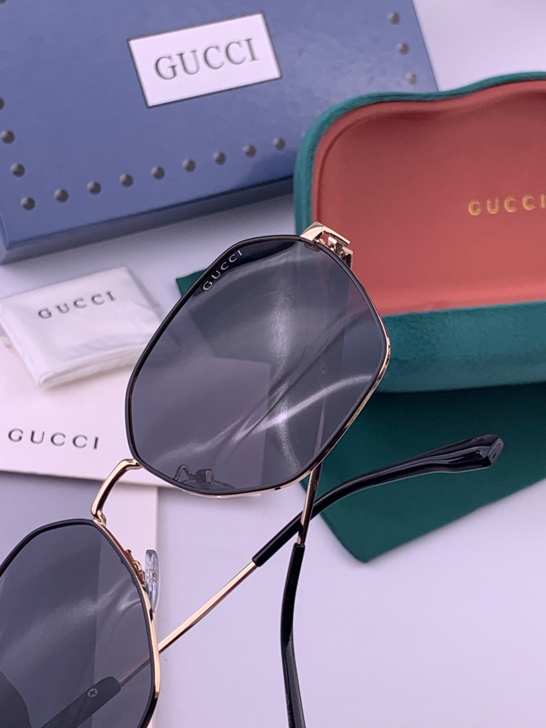 Gucci G9822 Polarized Oversized Brown Lens Sunglasses for Men & Women - 486389 - detail image 6