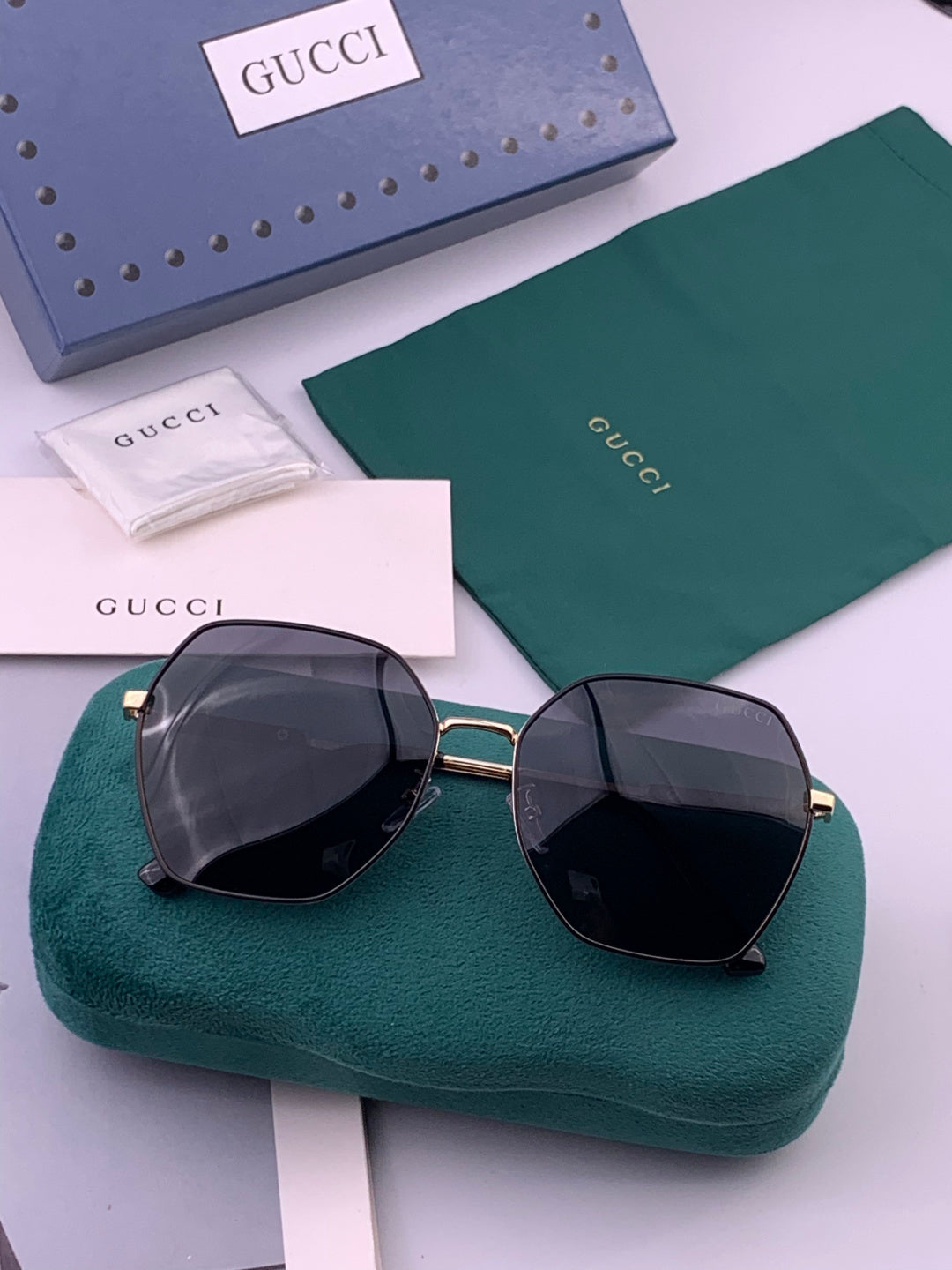 Gucci G9822 Polarized Oversized Brown Lens Sunglasses for Men & Women - 486389 - detail image 7